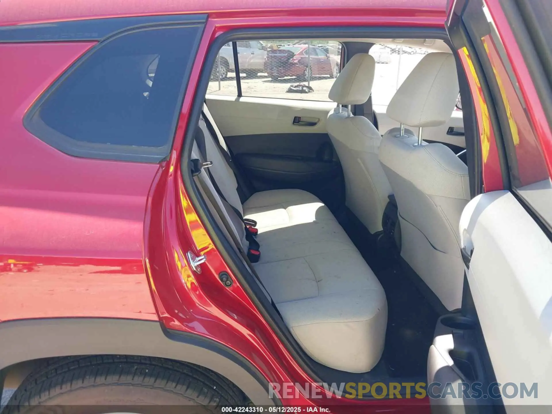 8 fotografías del automóvil dañado 7MUCAAAG3NV028977 TOYOTA COROLLA CROSS 2022