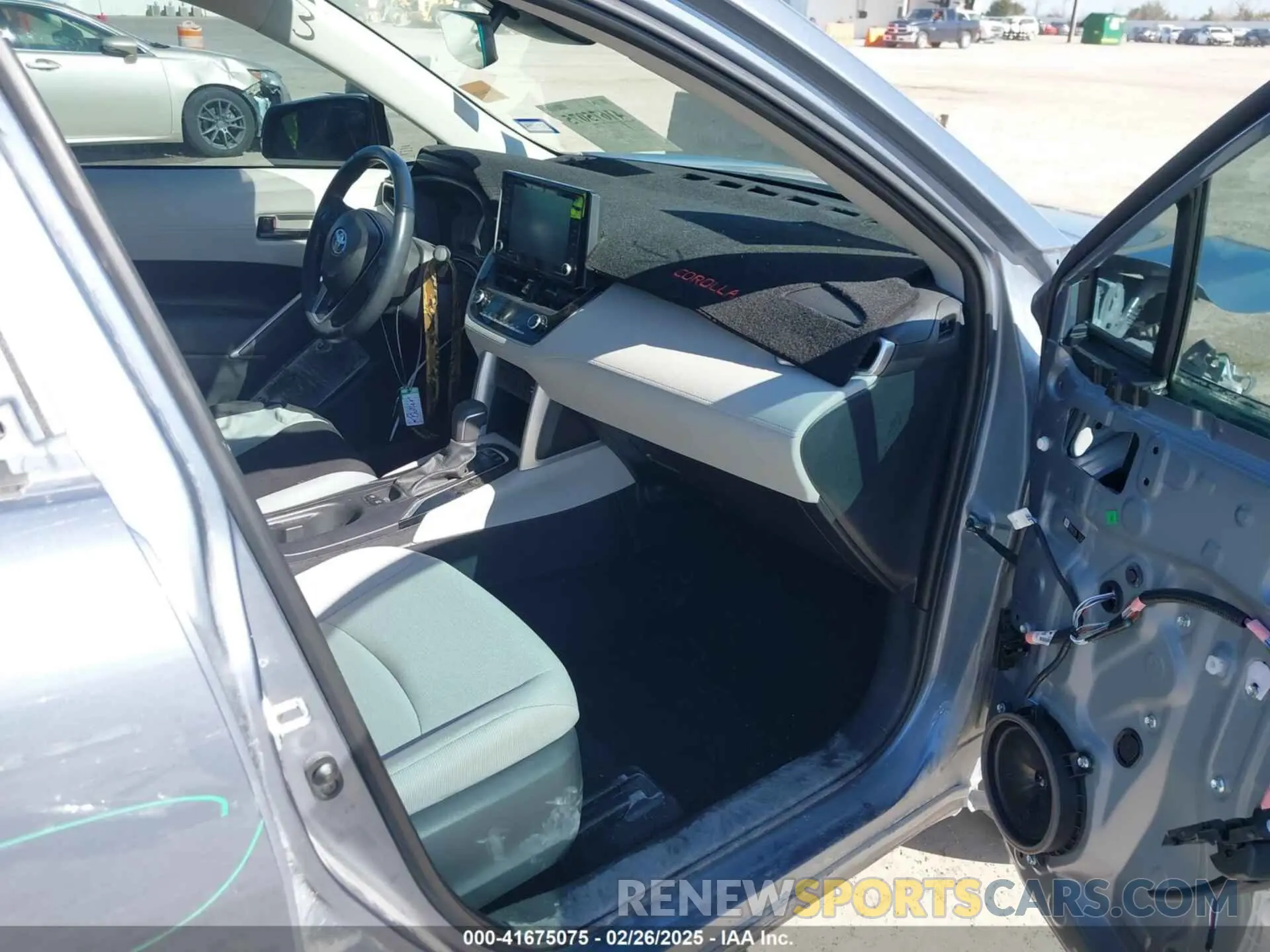 5 fotografías del automóvil dañado 7MUCAAAG4NV021844 TOYOTA COROLLA CROSS 2022