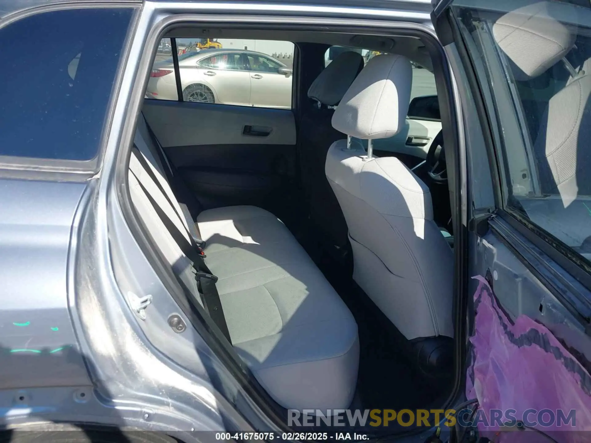 8 fotografías del automóvil dañado 7MUCAAAG4NV021844 TOYOTA COROLLA CROSS 2022