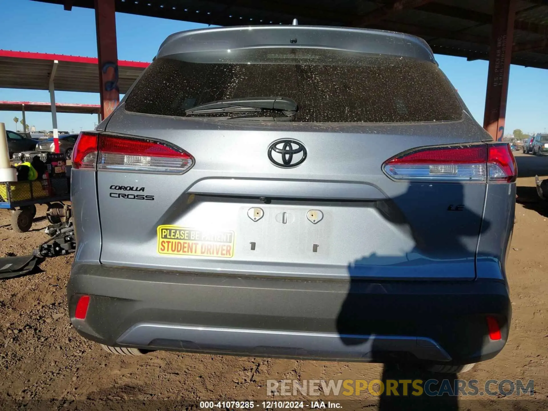17 fotografías del automóvil dañado 7MUCAAAG4NV034271 TOYOTA COROLLA CROSS 2022