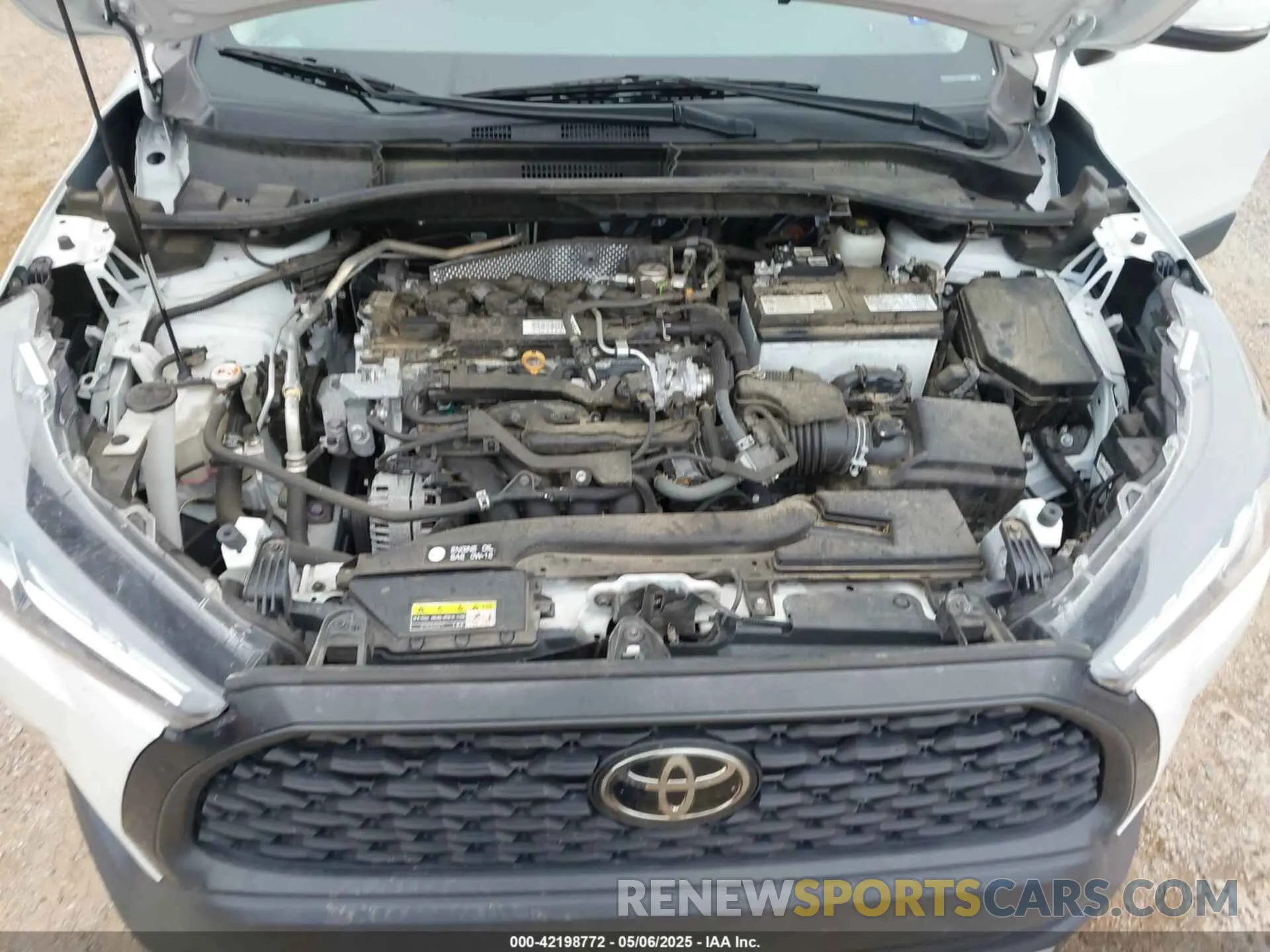 10 fotografías del automóvil dañado 7MUCAAAG8NV013343 TOYOTA COROLLA CROSS 2022