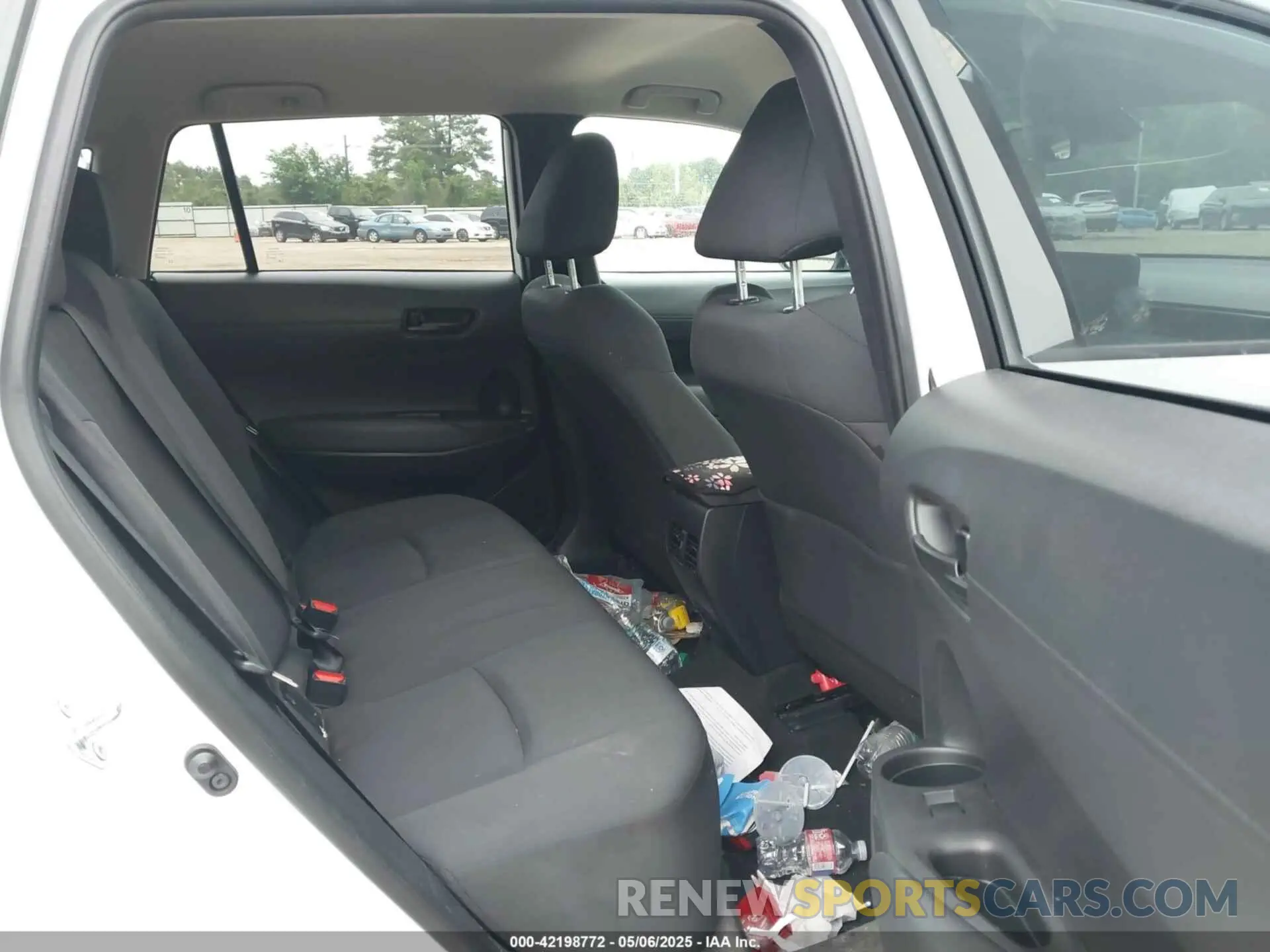 8 fotografías del automóvil dañado 7MUCAAAG8NV013343 TOYOTA COROLLA CROSS 2022