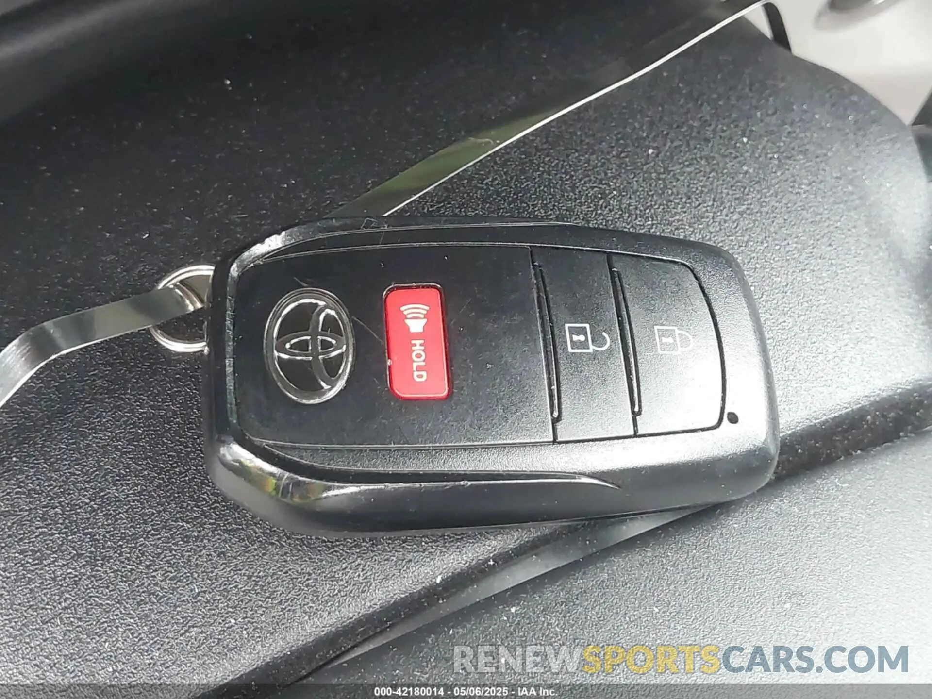 11 fotografías del automóvil dañado 7MUCAAAG8NV032815 TOYOTA COROLLA CROSS 2022
