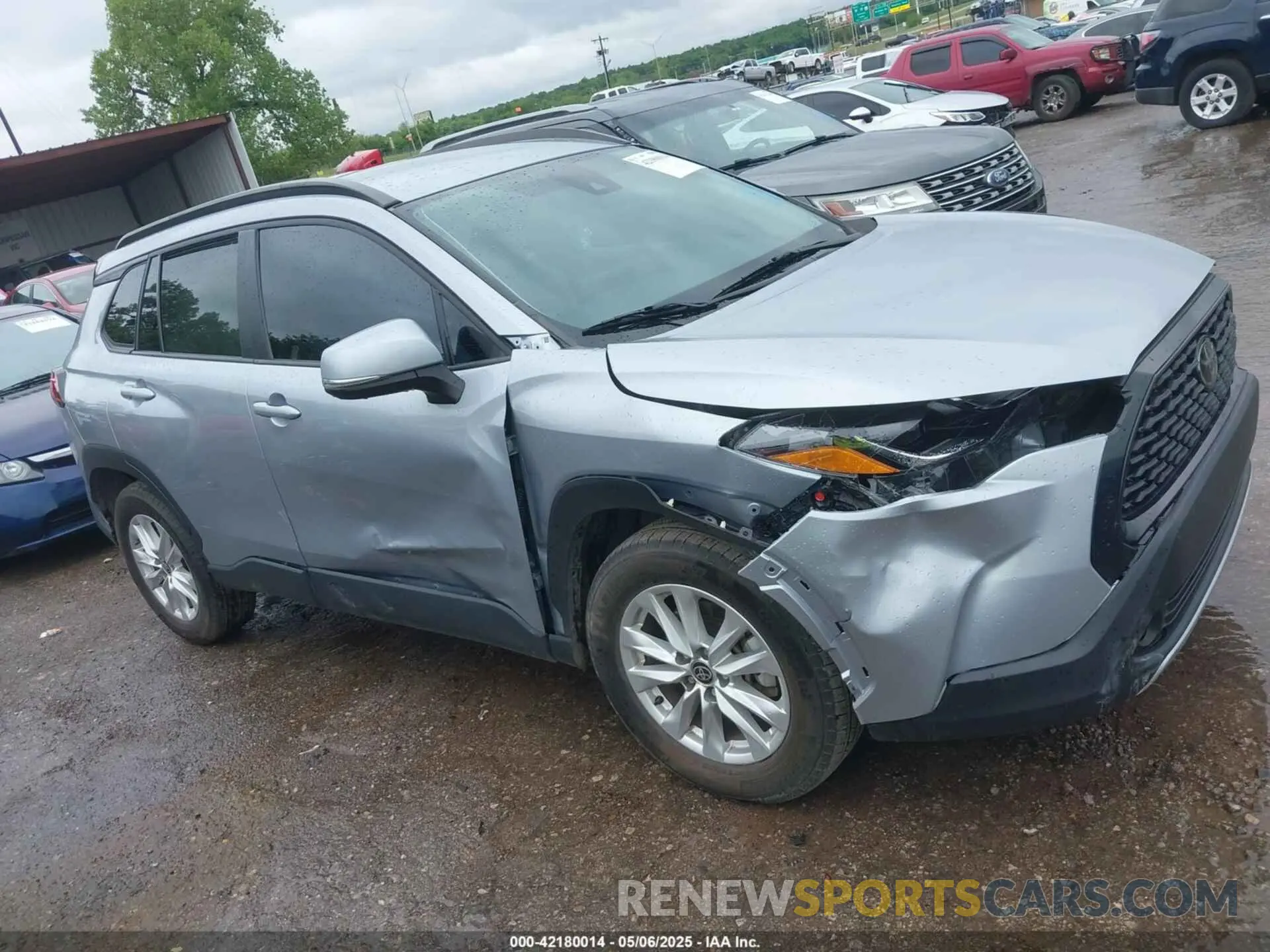 13 fotografías del automóvil dañado 7MUCAAAG8NV032815 TOYOTA COROLLA CROSS 2022