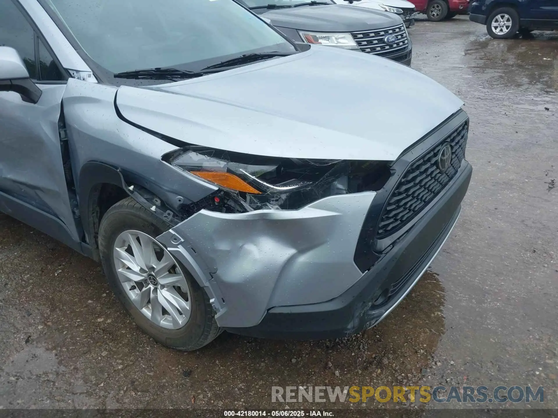 6 fotografías del automóvil dañado 7MUCAAAG8NV032815 TOYOTA COROLLA CROSS 2022