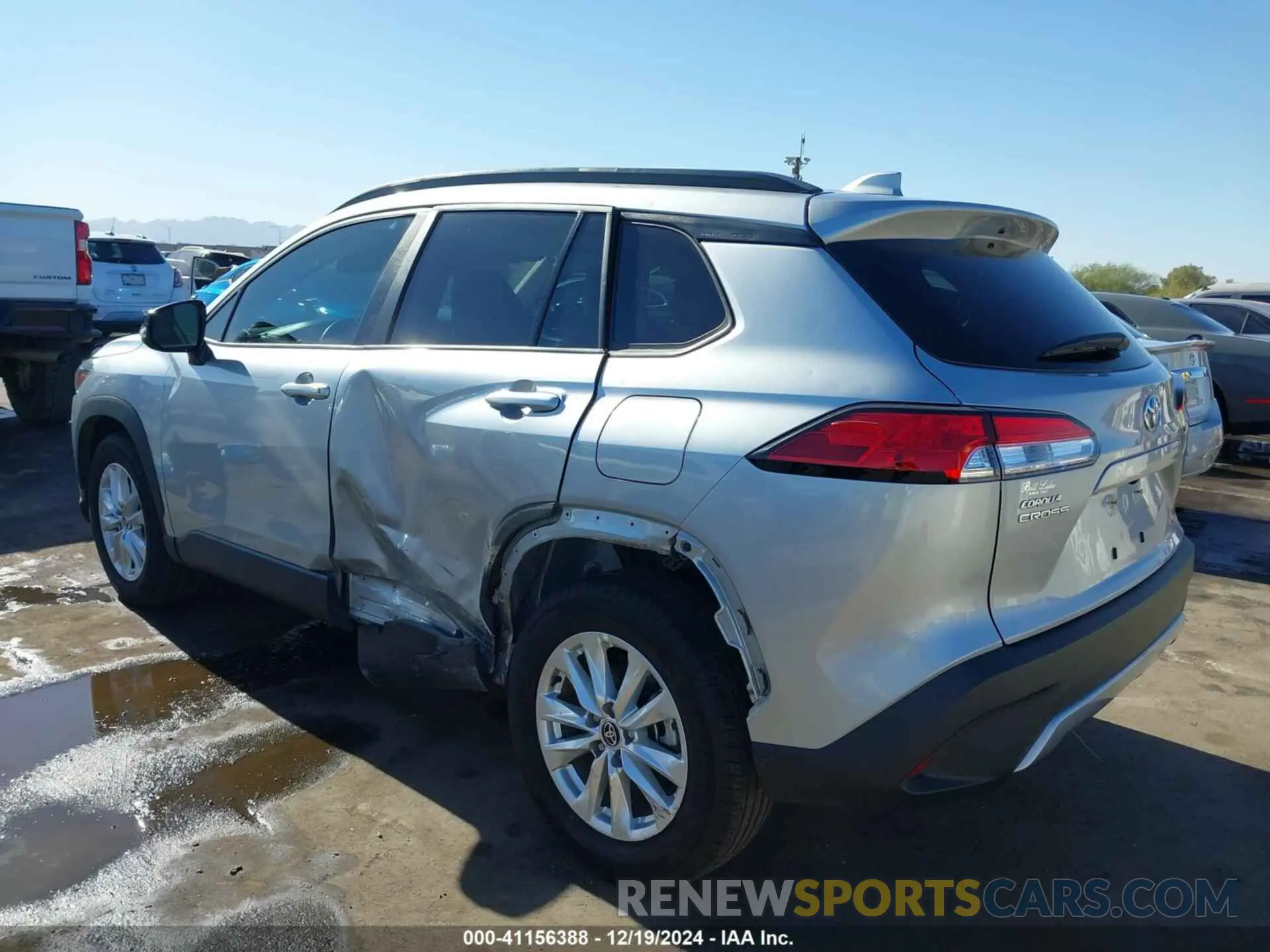 3 fotografías del automóvil dañado 7MUCAAAG8NV036573 TOYOTA COROLLA CROSS 2022