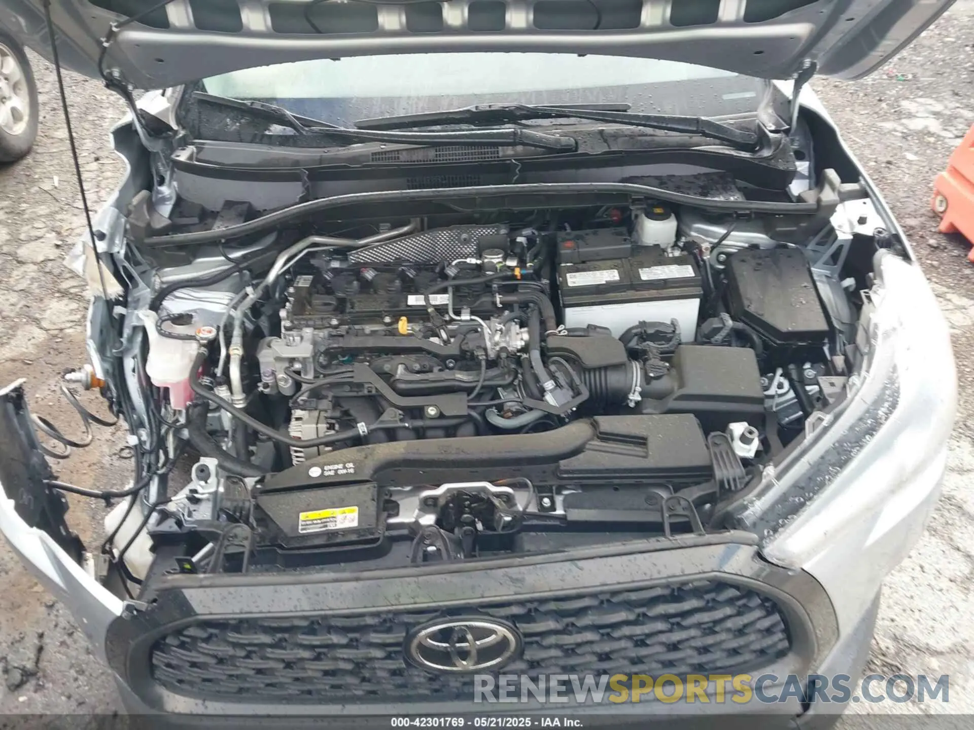 10 fotografías del automóvil dañado 7MUCAAAG9NV005915 TOYOTA COROLLA CROSS 2022