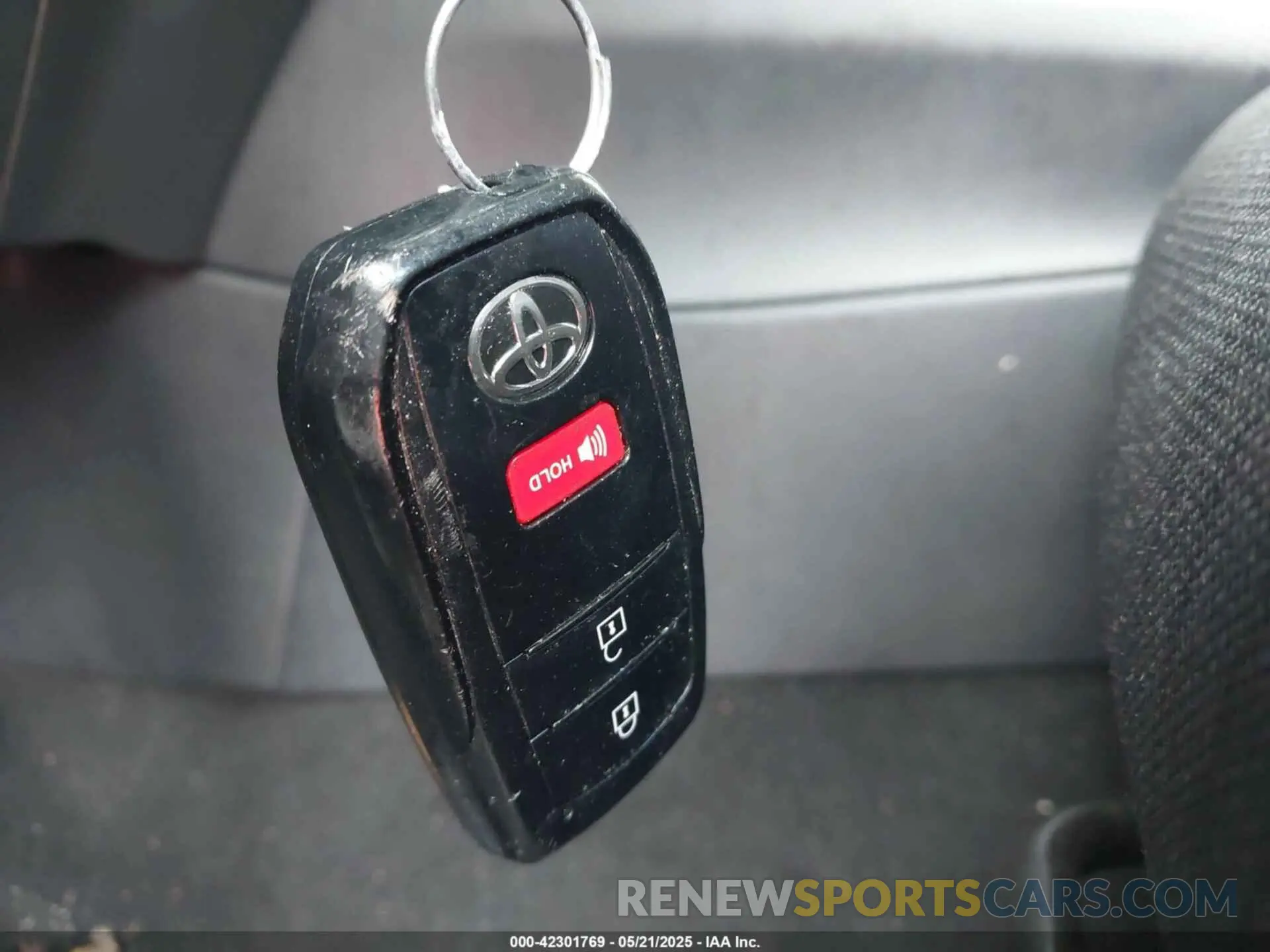 11 fotografías del automóvil dañado 7MUCAAAG9NV005915 TOYOTA COROLLA CROSS 2022