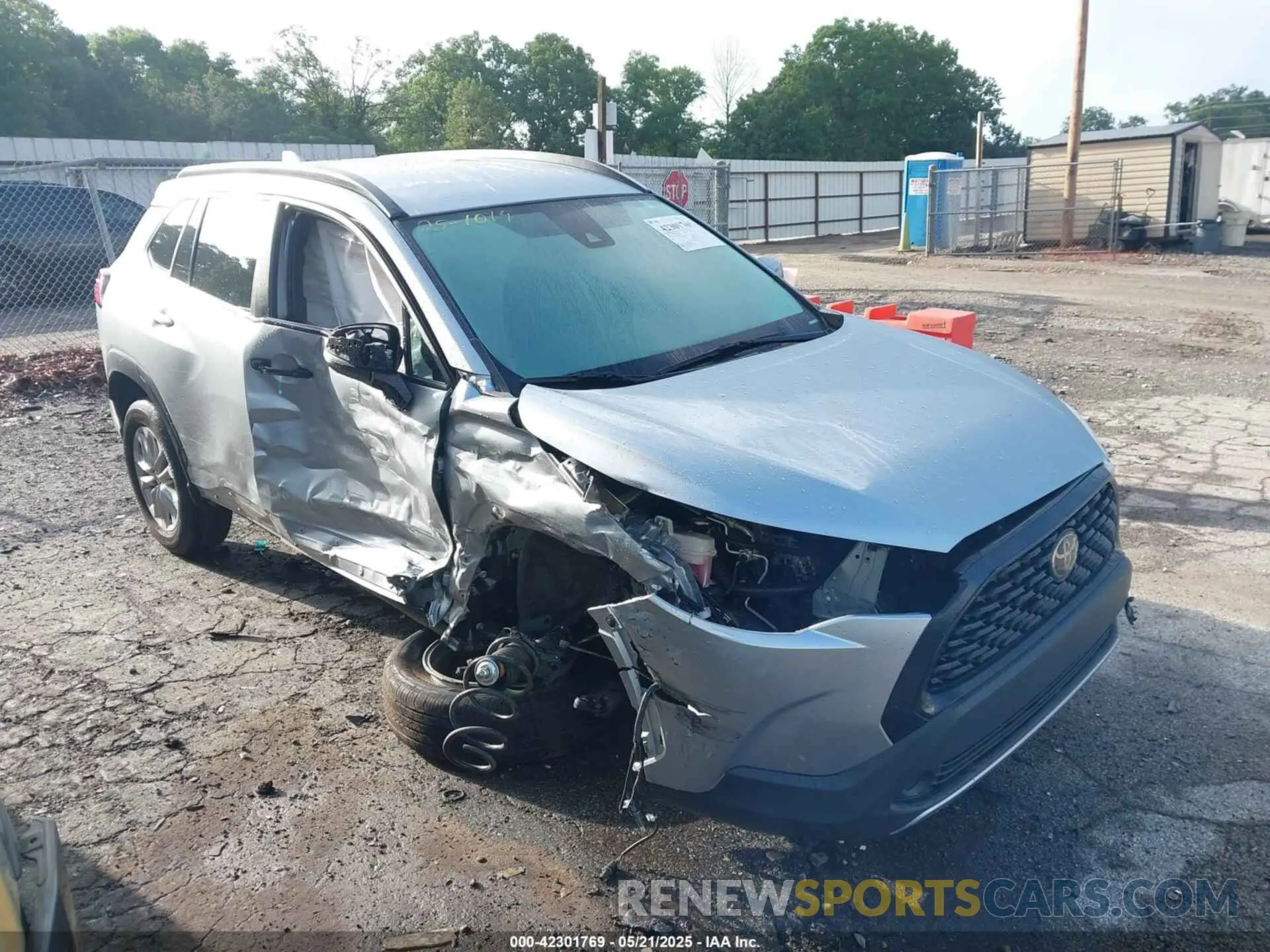 13 fotografías del automóvil dañado 7MUCAAAG9NV005915 TOYOTA COROLLA CROSS 2022