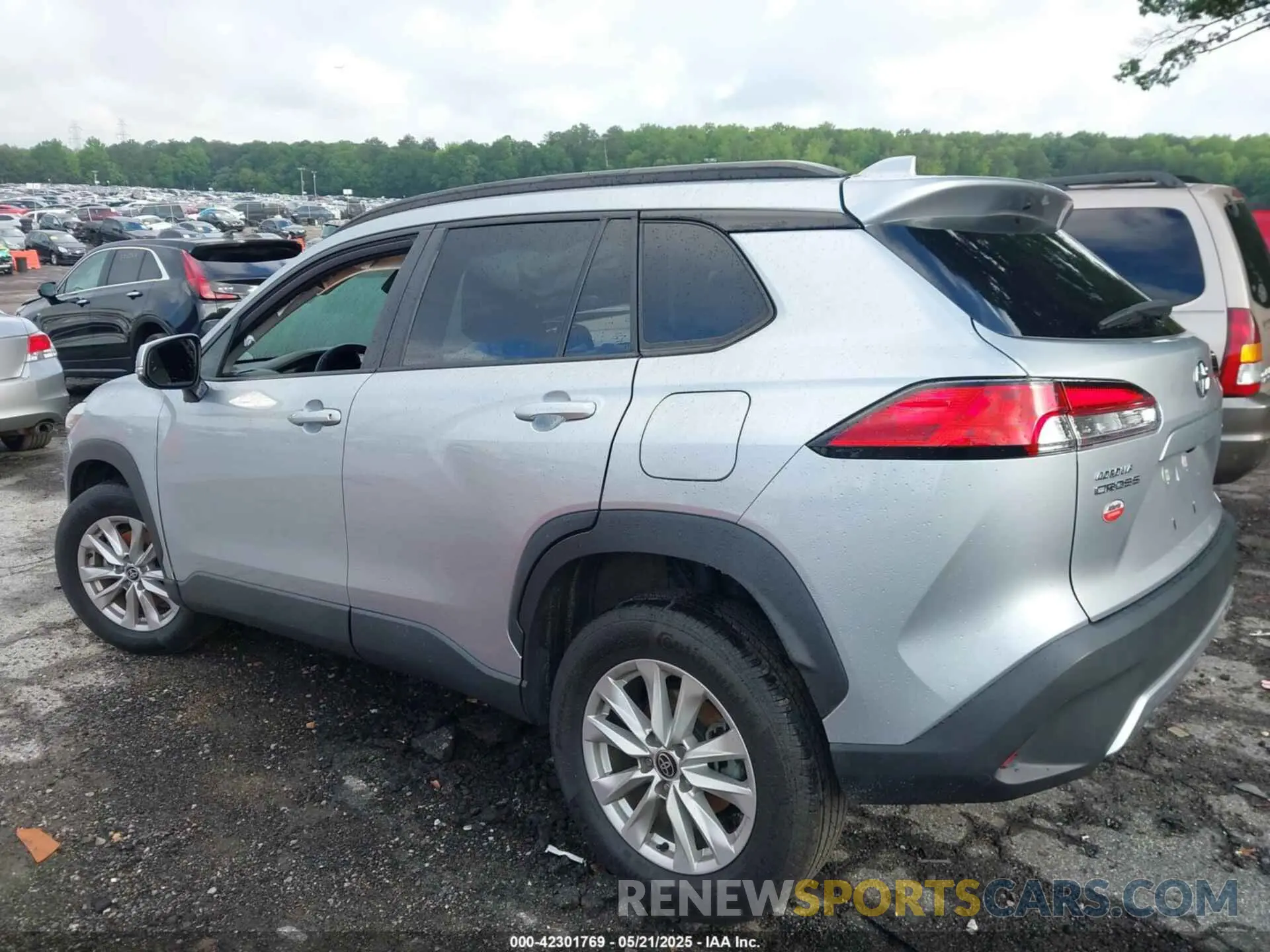 14 fotografías del automóvil dañado 7MUCAAAG9NV005915 TOYOTA COROLLA CROSS 2022