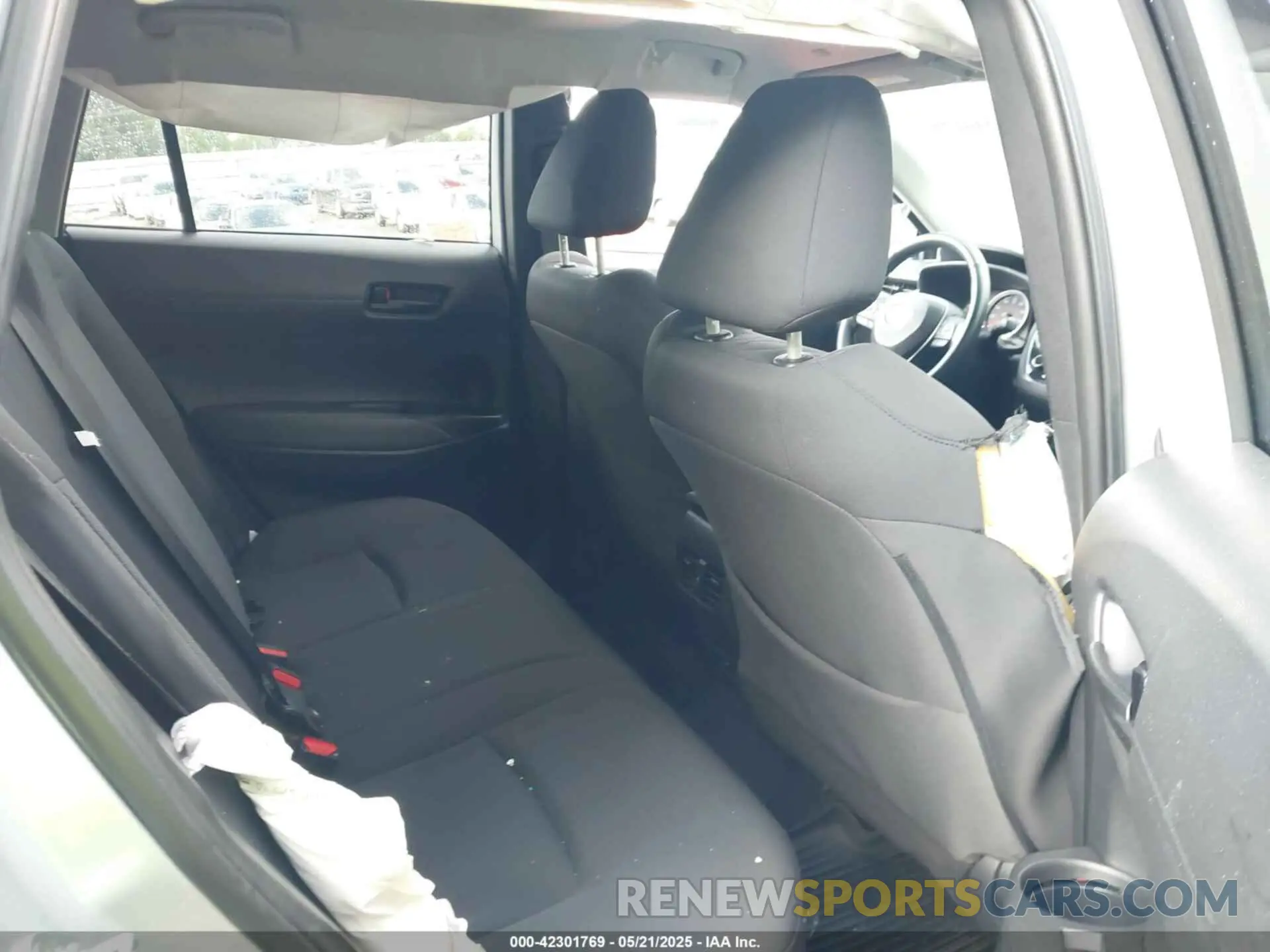 8 fotografías del automóvil dañado 7MUCAAAG9NV005915 TOYOTA COROLLA CROSS 2022