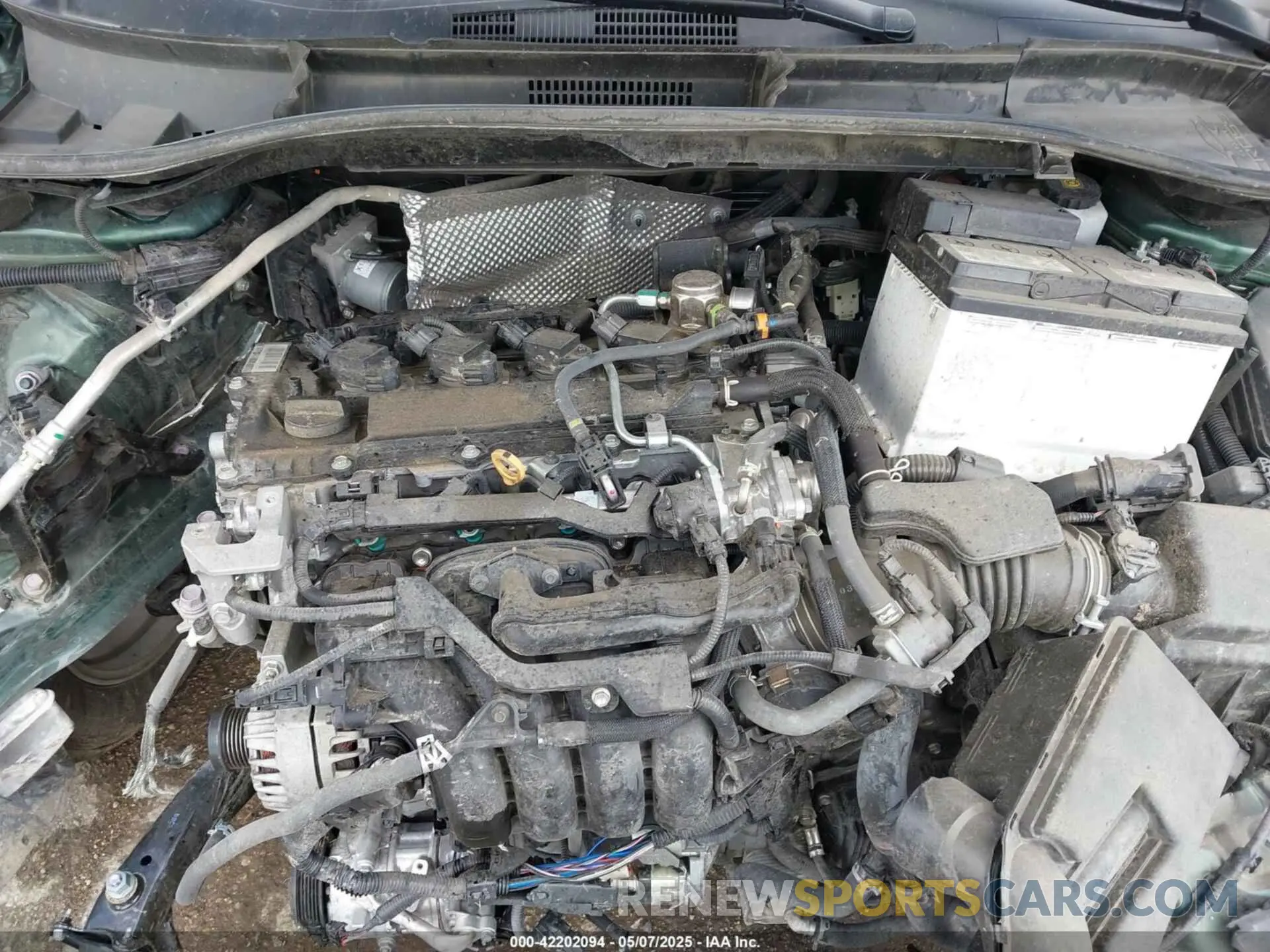 10 fotografías del automóvil dañado 7MUCAAAG9NV013304 TOYOTA COROLLA CROSS 2022