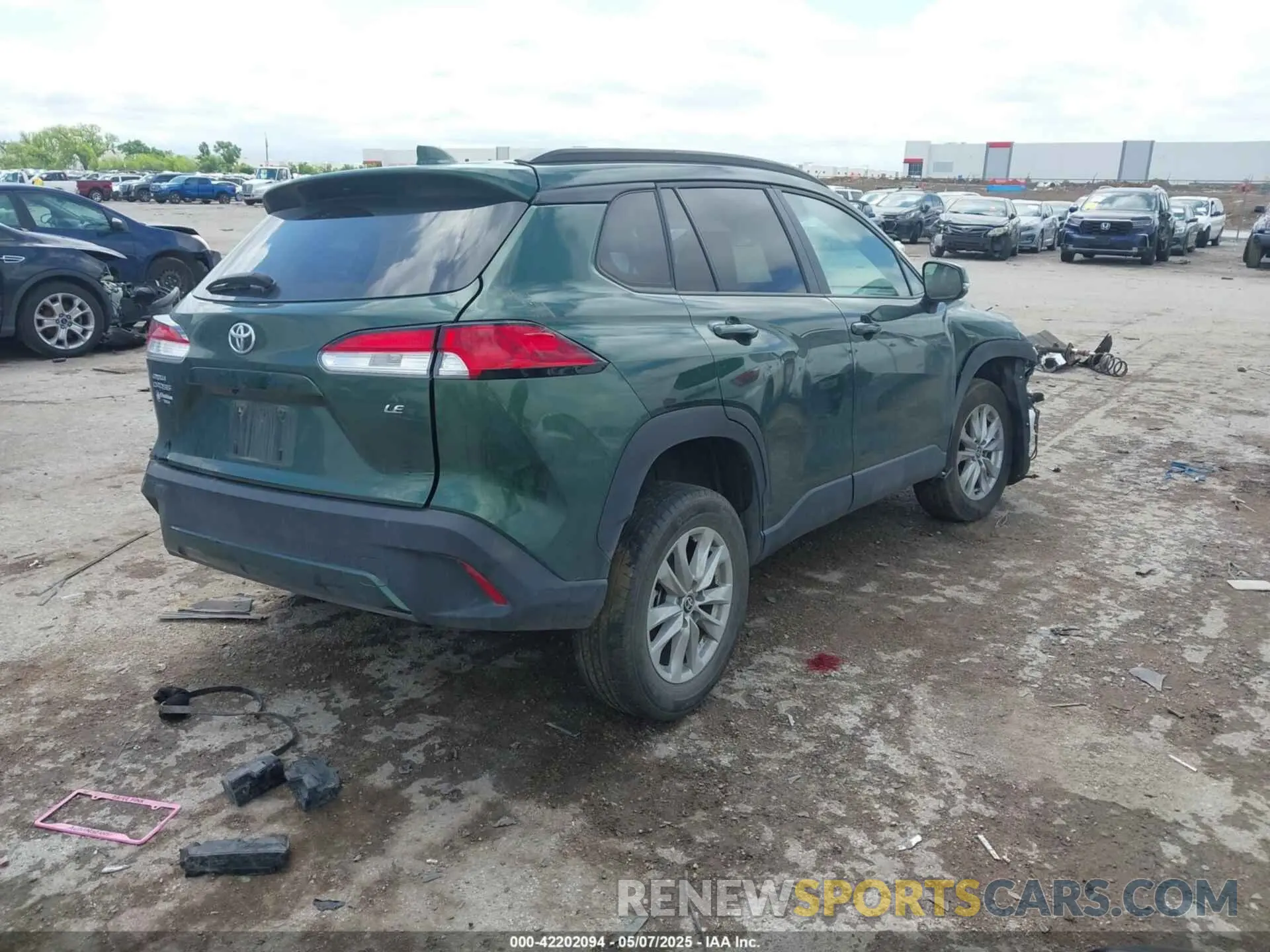 4 fotografías del automóvil dañado 7MUCAAAG9NV013304 TOYOTA COROLLA CROSS 2022