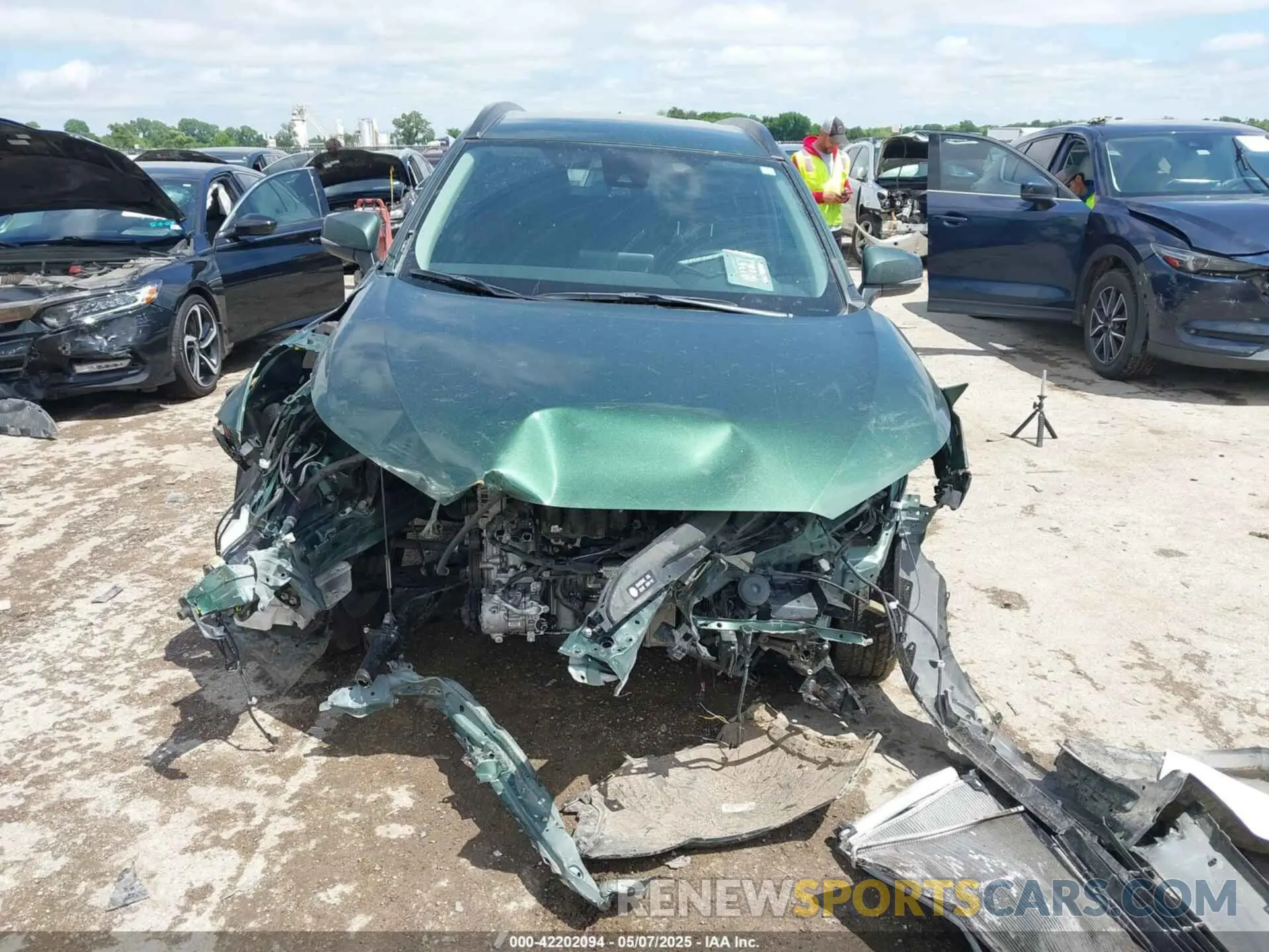 6 fotografías del automóvil dañado 7MUCAAAG9NV013304 TOYOTA COROLLA CROSS 2022