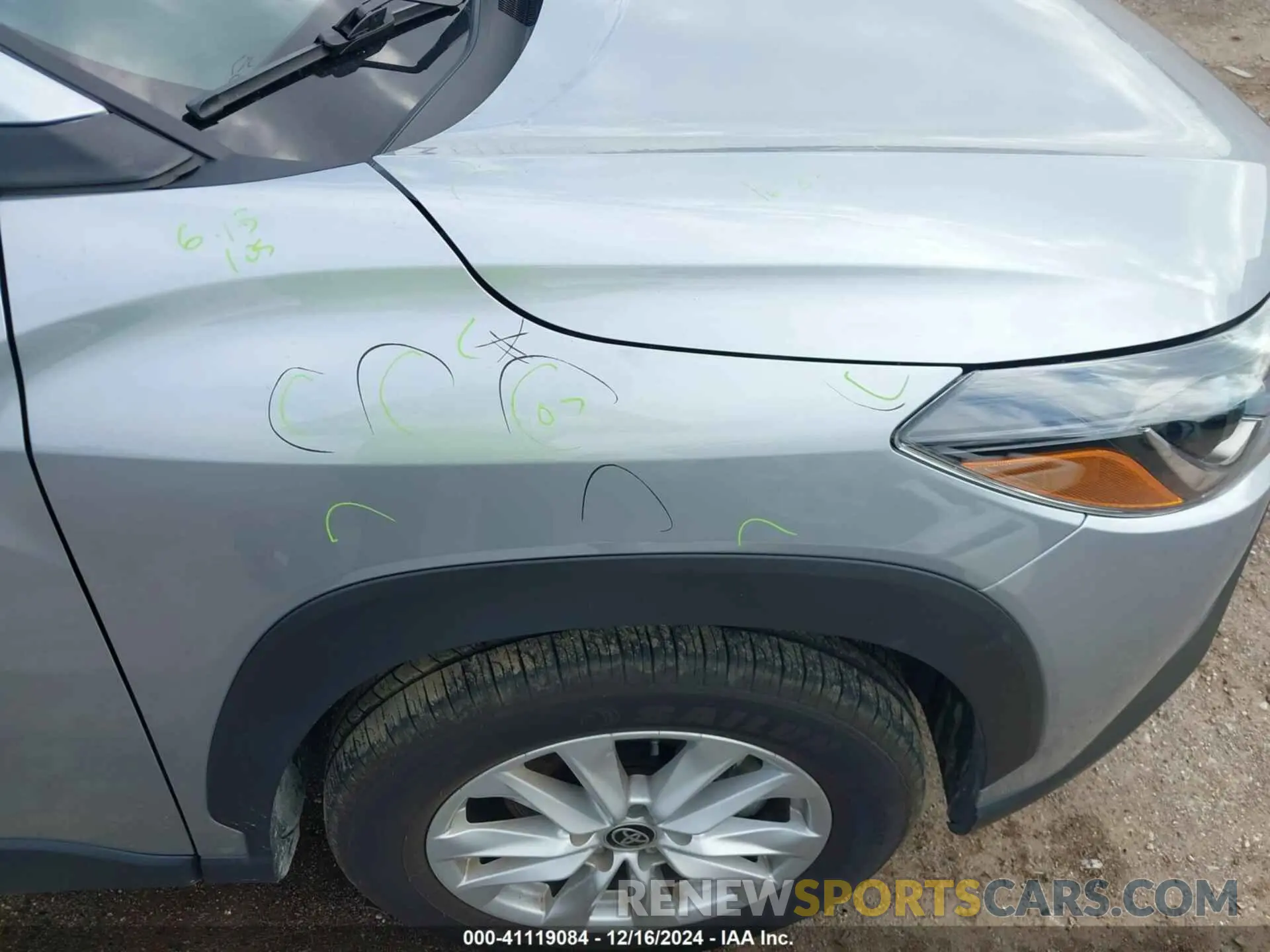 6 fotografías del automóvil dañado 7MUCAAAG9NV033357 TOYOTA COROLLA CROSS 2022