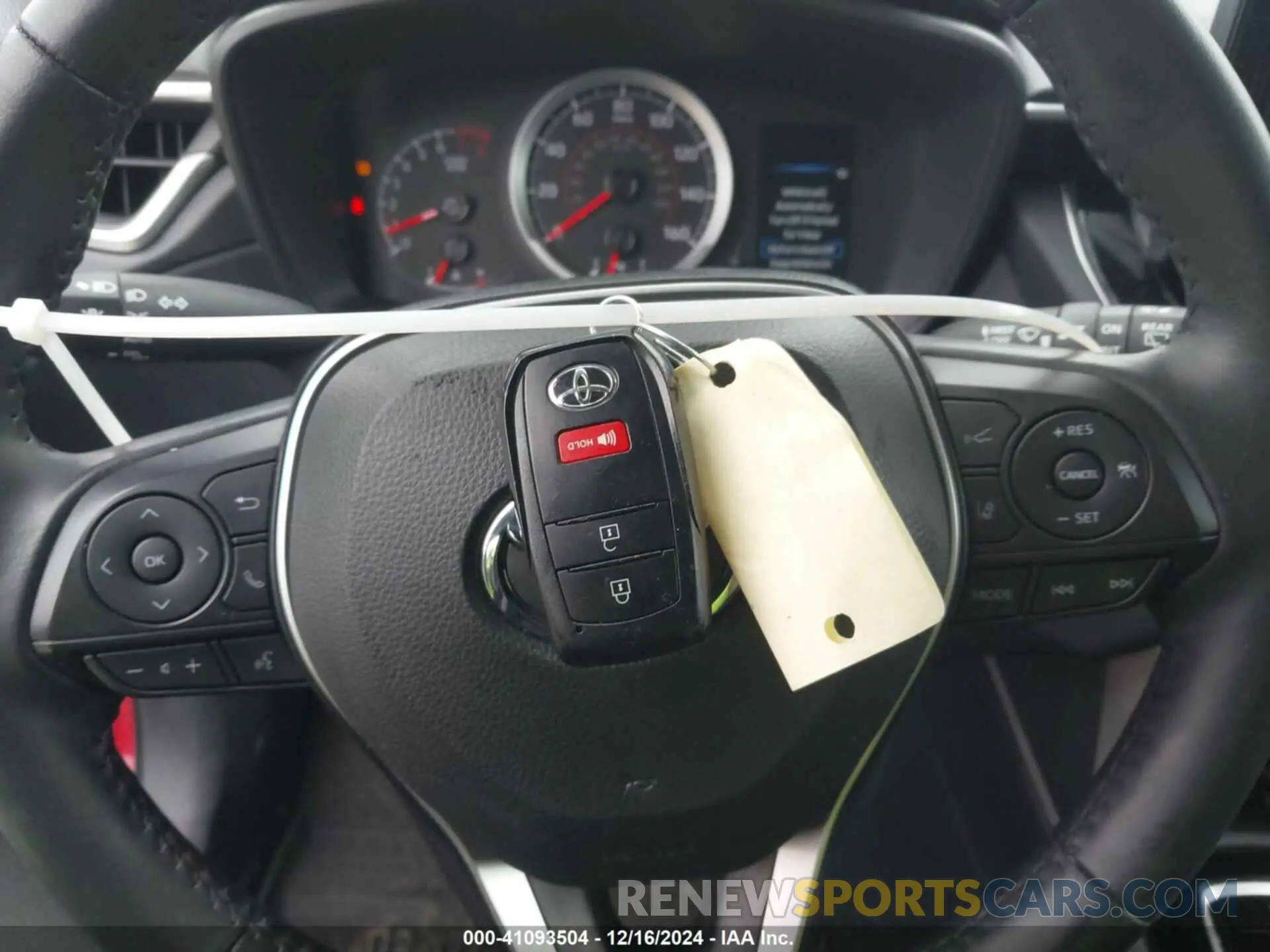 11 fotografías del automóvil dañado 7MUCAAAGXNV017104 TOYOTA COROLLA CROSS 2022