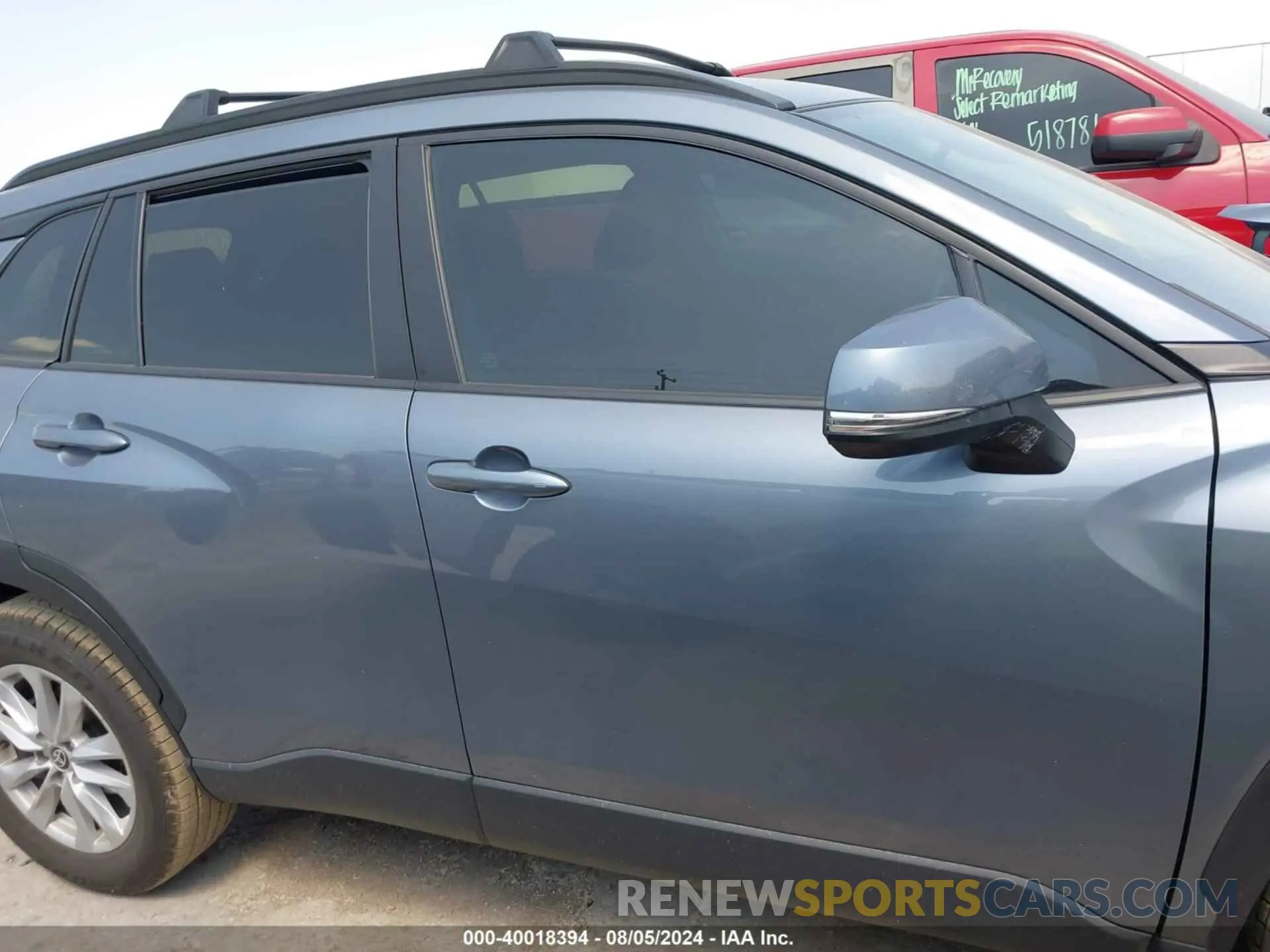 13 fotografías del automóvil dañado 7MUCAAAGXNV017958 TOYOTA COROLLA CROSS 2022