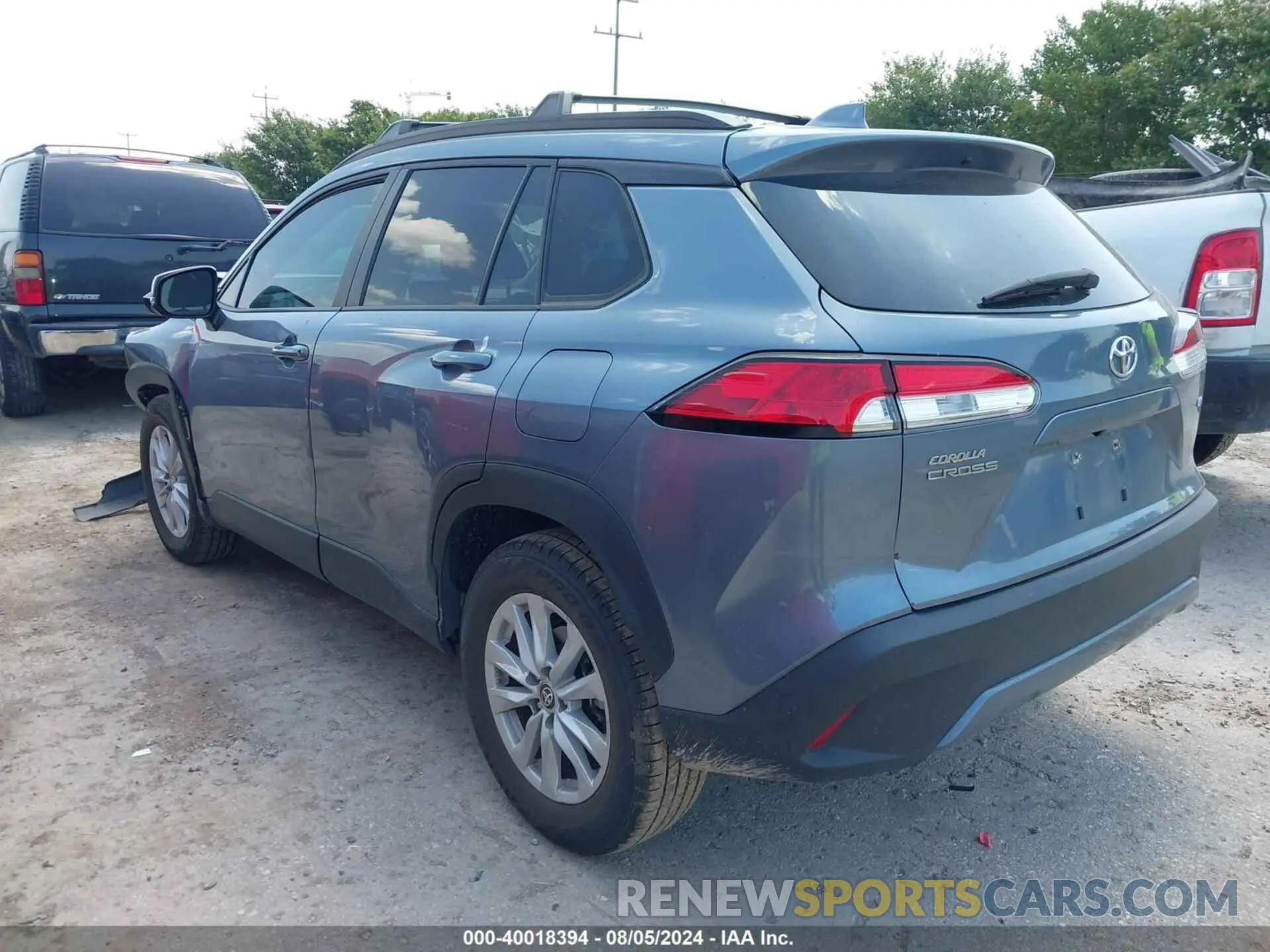 3 fotografías del automóvil dañado 7MUCAAAGXNV017958 TOYOTA COROLLA CROSS 2022