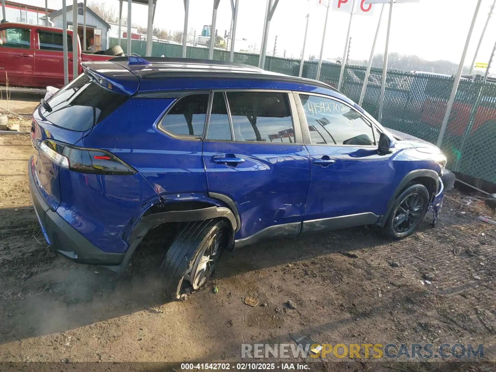 13 fotografías del automóvil dañado 7MUCAAAGXNV034887 TOYOTA COROLLA CROSS 2022