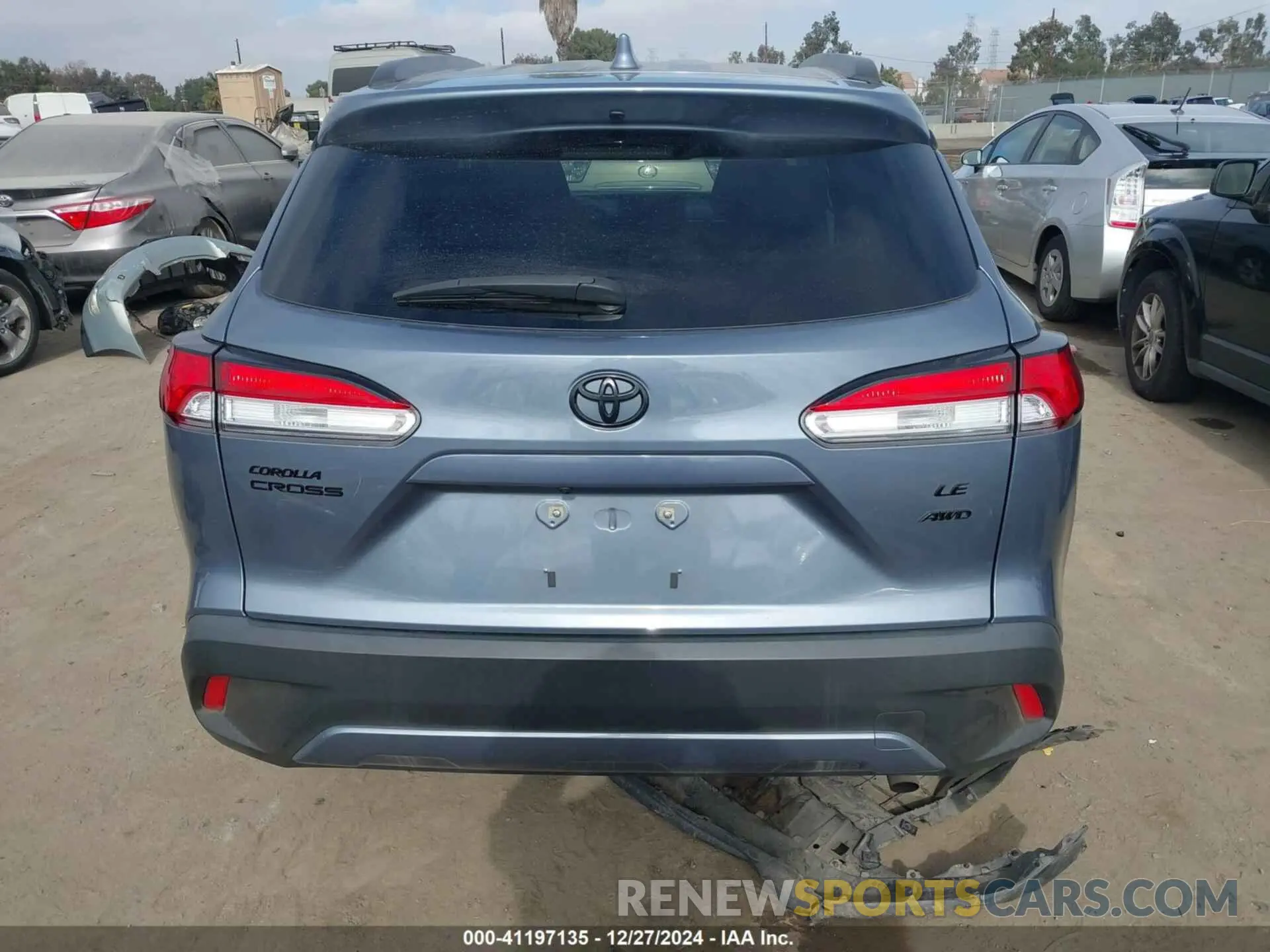 17 fotografías del automóvil dañado 7MUCAABG0NV012640 TOYOTA COROLLA CROSS 2022