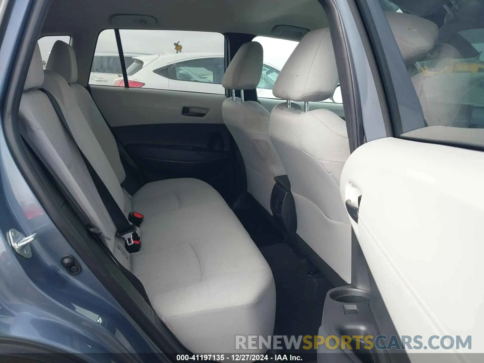 8 fotografías del automóvil dañado 7MUCAABG0NV012640 TOYOTA COROLLA CROSS 2022