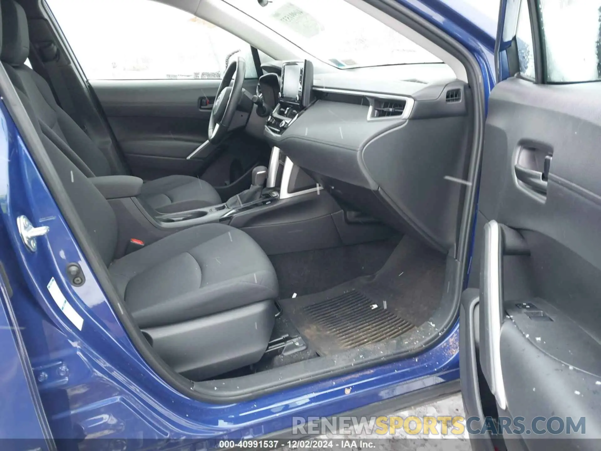 5 fotografías del automóvil dañado 7MUCAABG1NV017071 TOYOTA COROLLA CROSS 2022