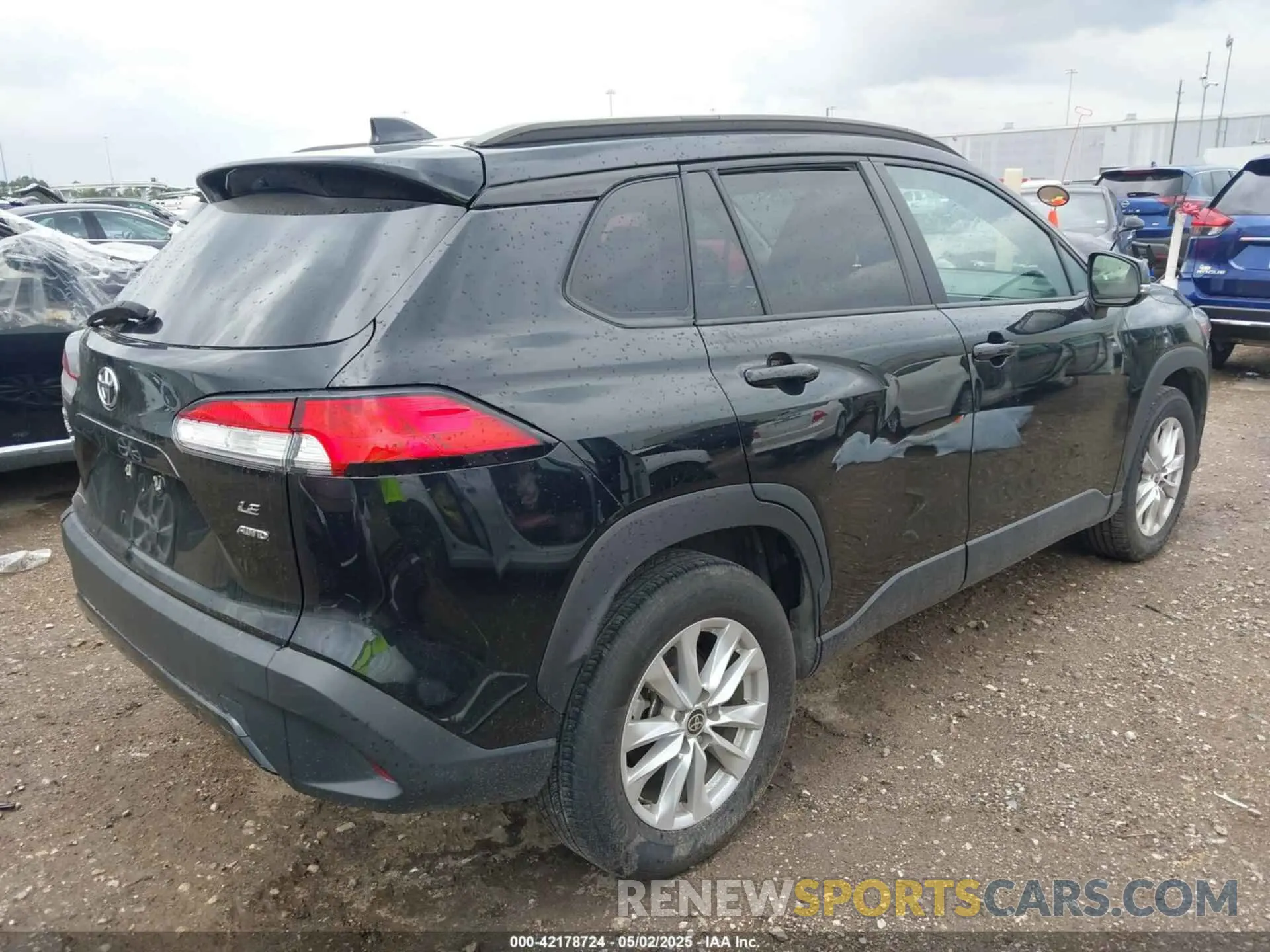4 fotografías del automóvil dañado 7MUCAABG3NV043526 TOYOTA COROLLA CROSS 2022
