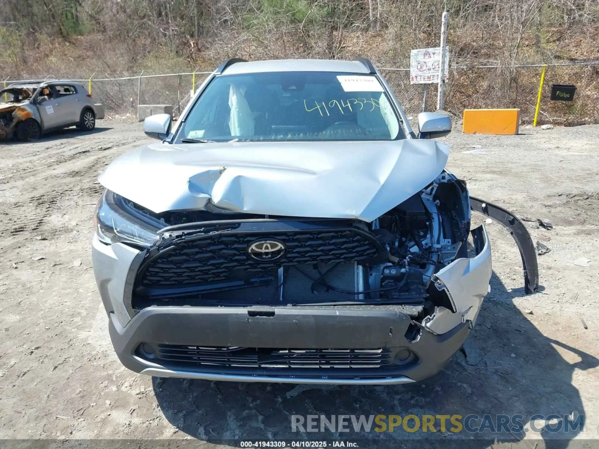12 fotografías del automóvil dañado 7MUCAABG5NV021933 TOYOTA COROLLA CROSS 2022