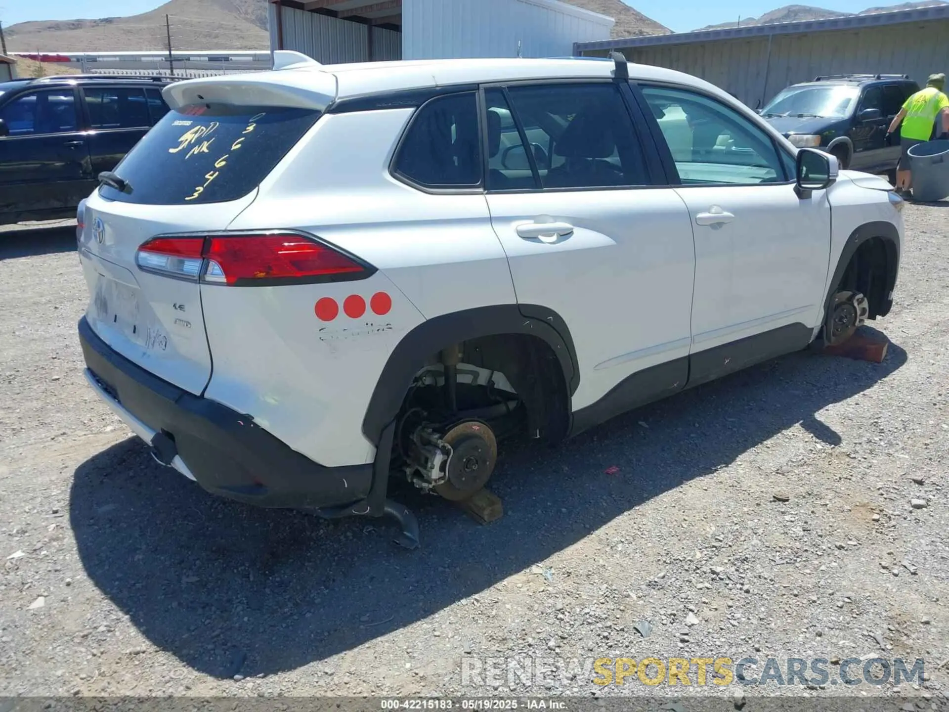 4 fotografías del automóvil dañado 7MUCAABG5NV036643 TOYOTA COROLLA CROSS 2022