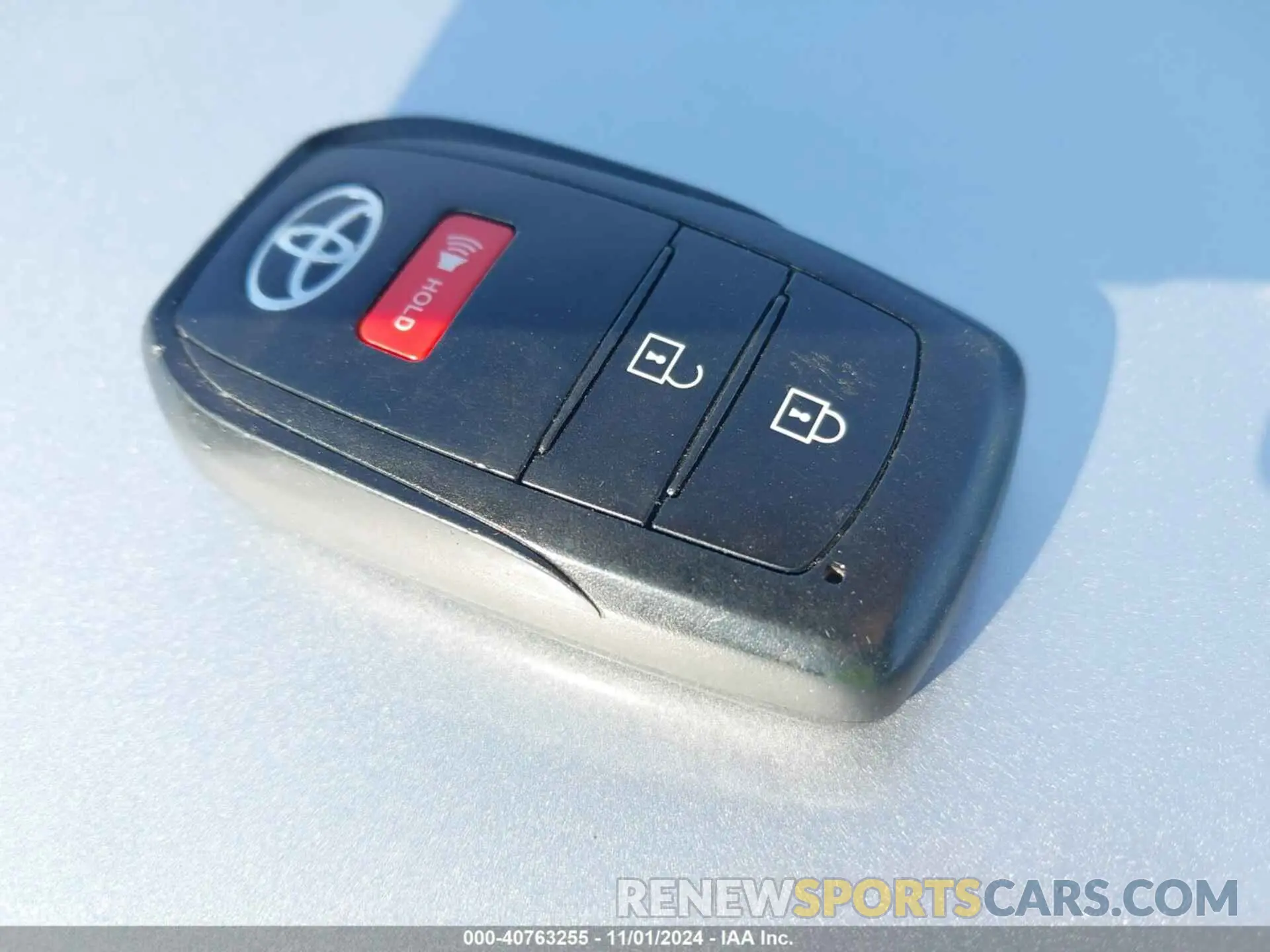 11 fotografías del automóvil dañado 7MUCAABG6NV003635 TOYOTA COROLLA CROSS 2022