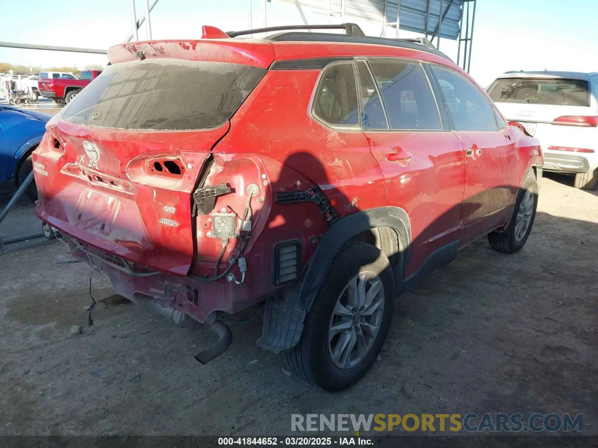 4 fotografías del automóvil dañado 7MUCAABG8NV038550 TOYOTA COROLLA CROSS 2022