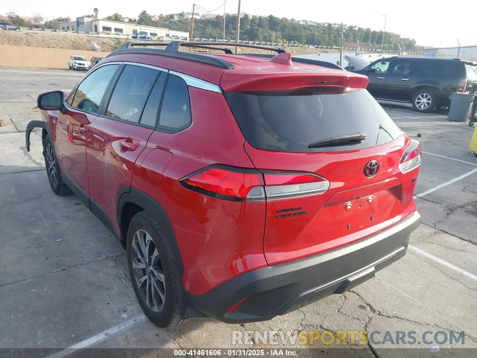 3 fotografías del automóvil dañado 7MUDAAAG0NV037107 TOYOTA COROLLA CROSS 2022