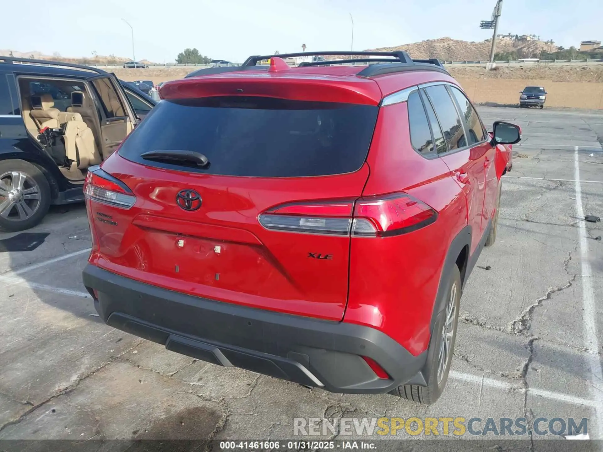 4 fotografías del automóvil dañado 7MUDAAAG0NV037107 TOYOTA COROLLA CROSS 2022