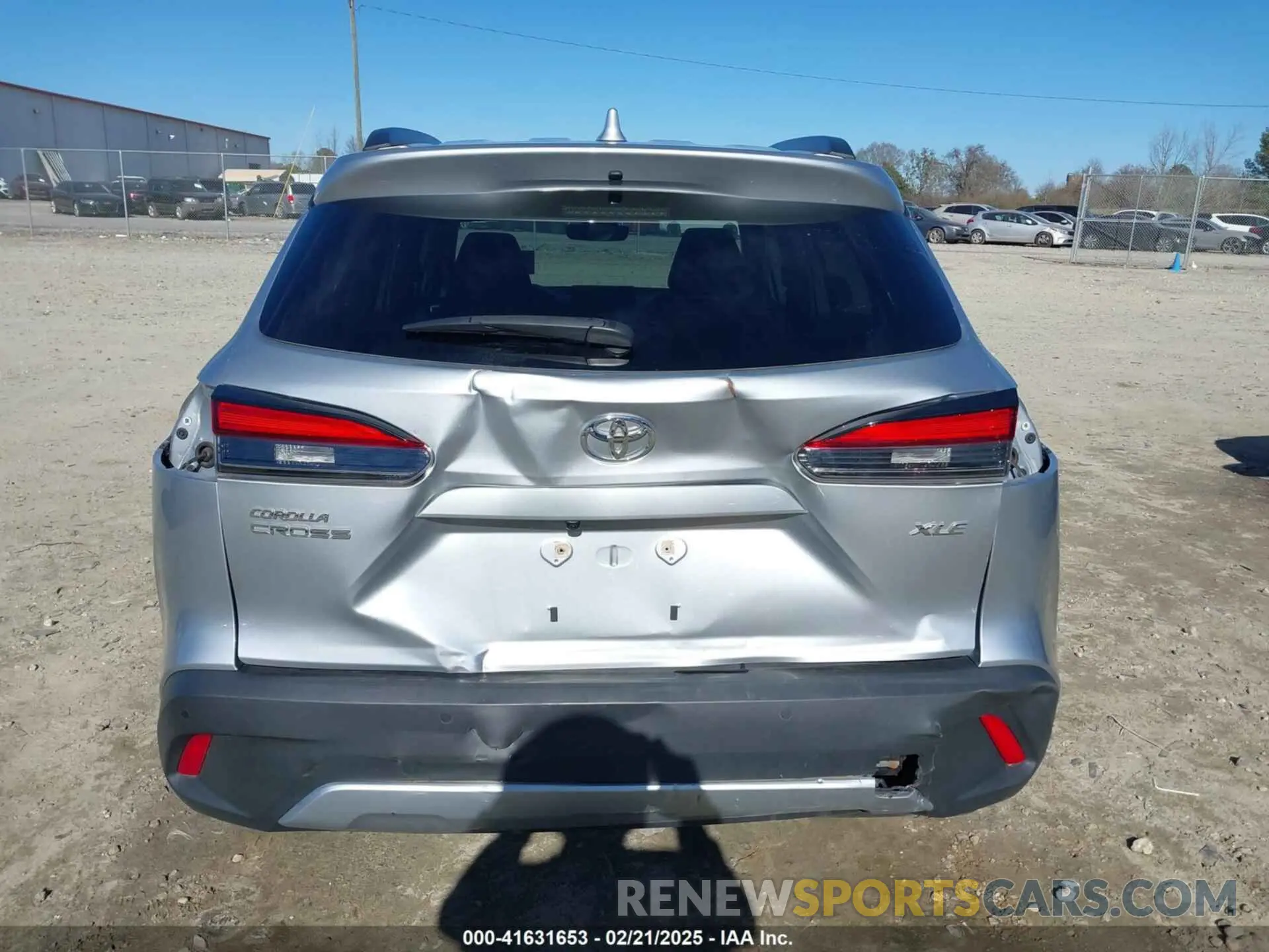 17 fotografías del automóvil dañado 7MUDAAAG4NV004482 TOYOTA COROLLA CROSS 2022