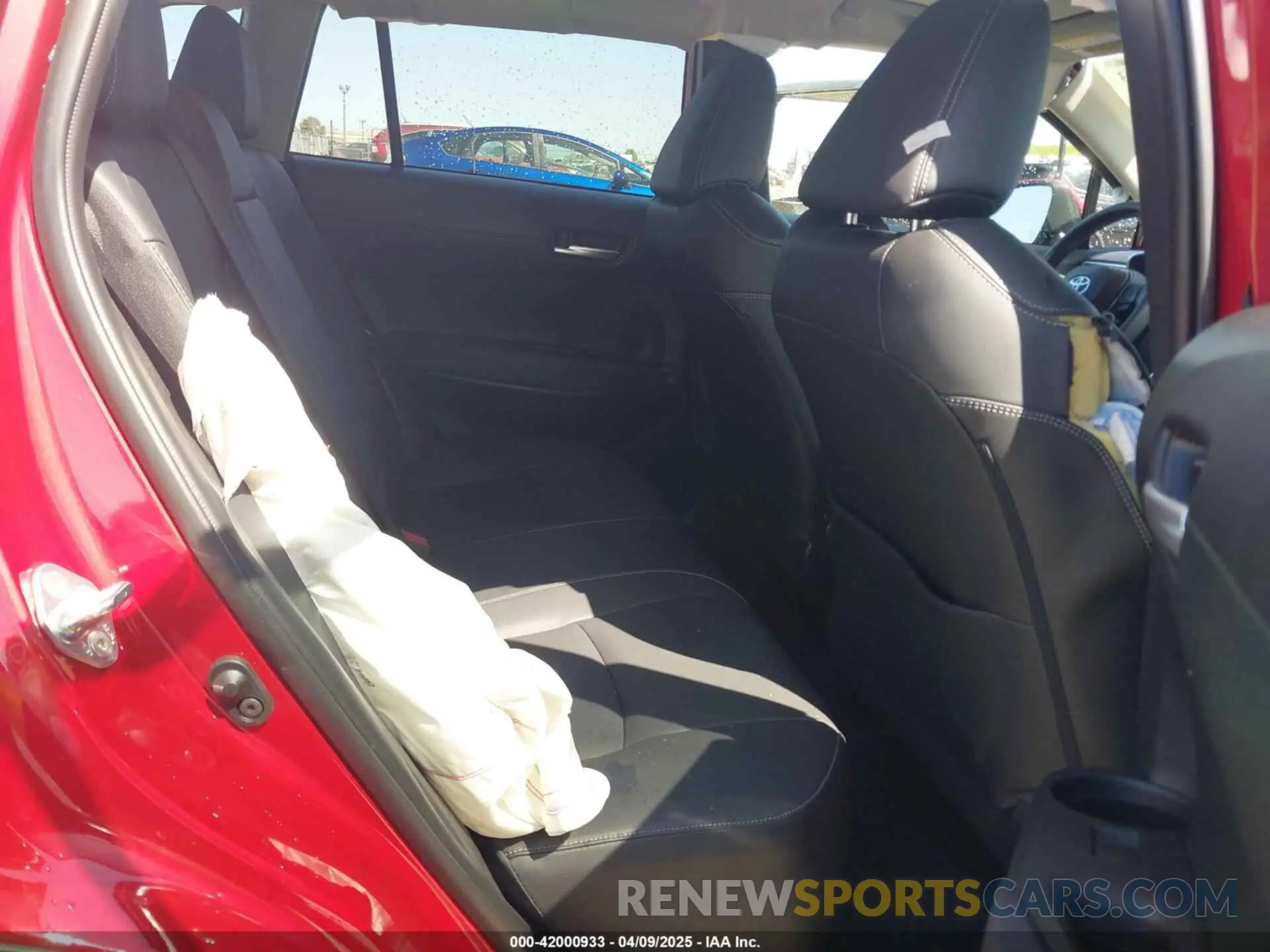 8 fotografías del automóvil dañado 7MUDAAAG9NV019320 TOYOTA COROLLA CROSS 2022