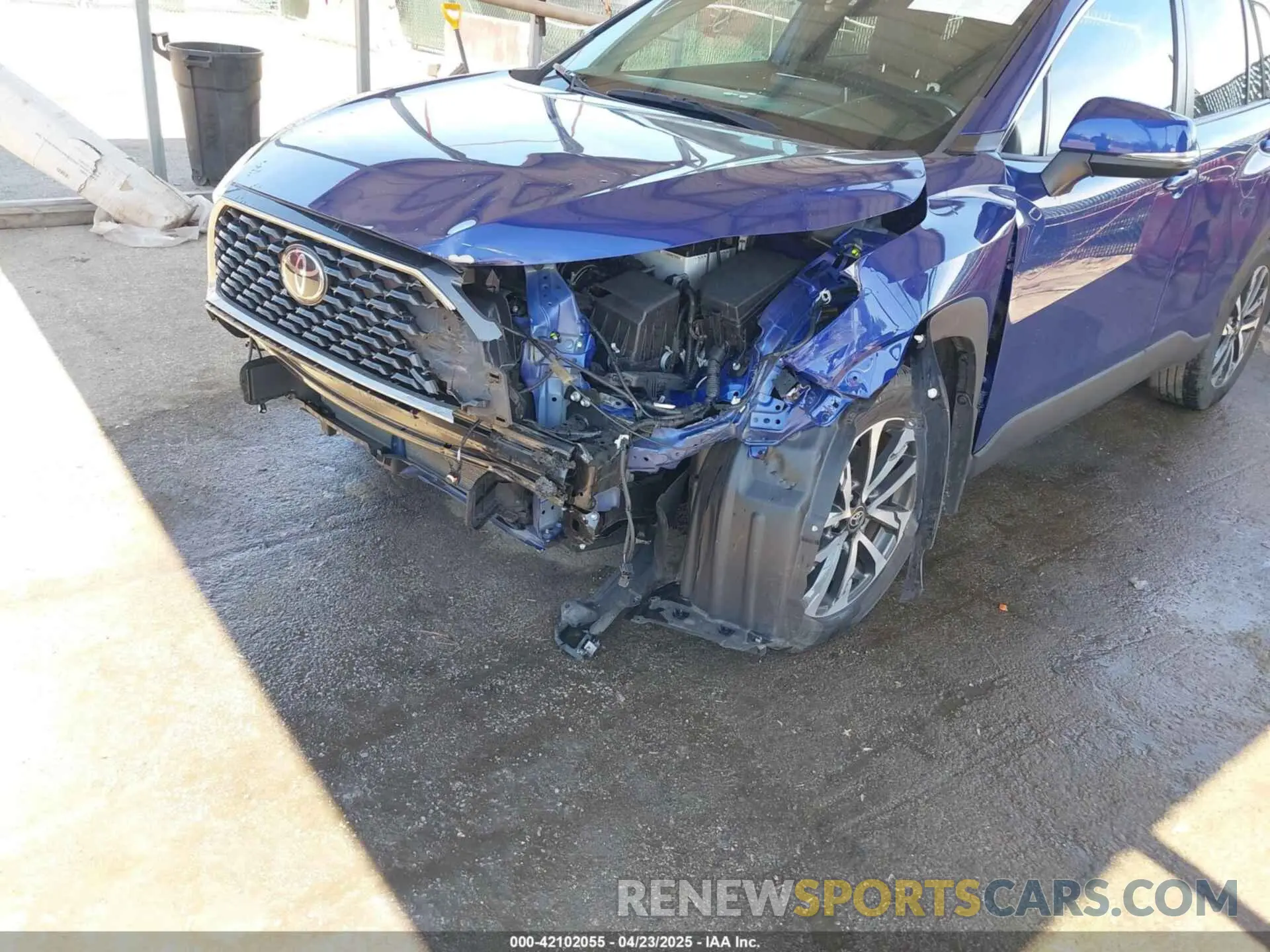 6 fotografías del automóvil dañado 7MUDAABG0NV004896 TOYOTA COROLLA CROSS 2022