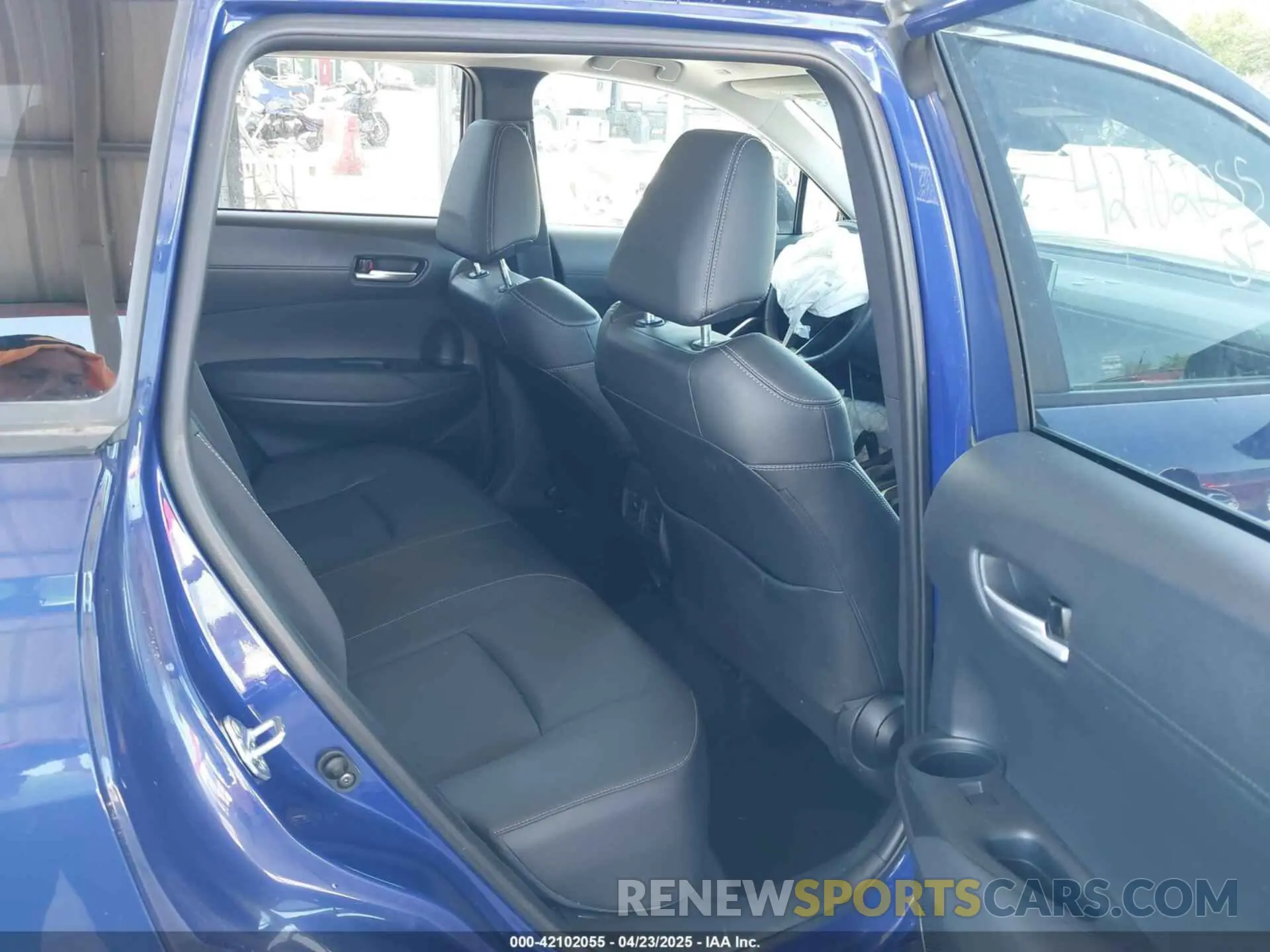 8 fotografías del automóvil dañado 7MUDAABG0NV004896 TOYOTA COROLLA CROSS 2022
