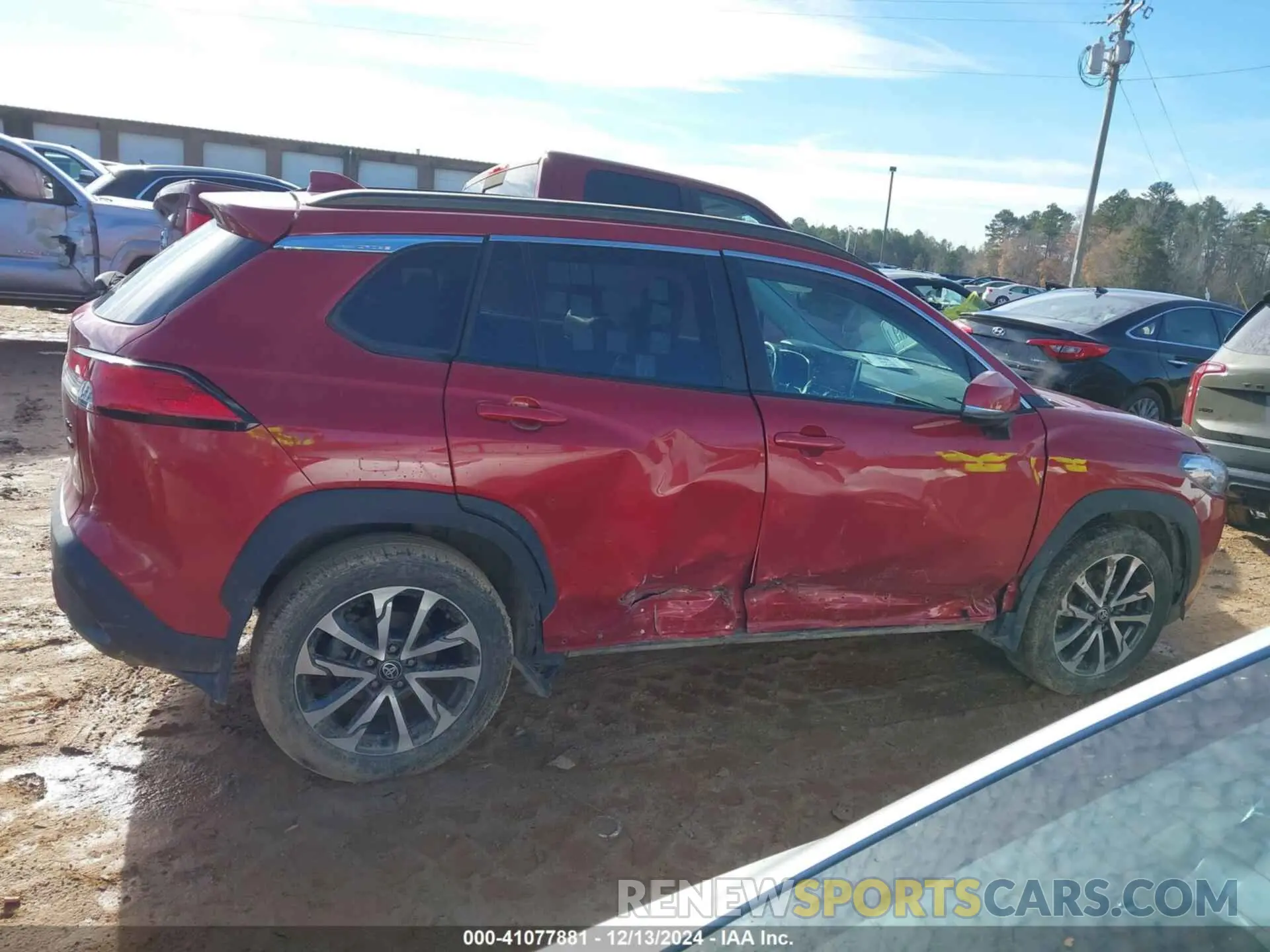 13 fotografías del automóvil dañado 7MUDAABG9NV012804 TOYOTA COROLLA CROSS 2022