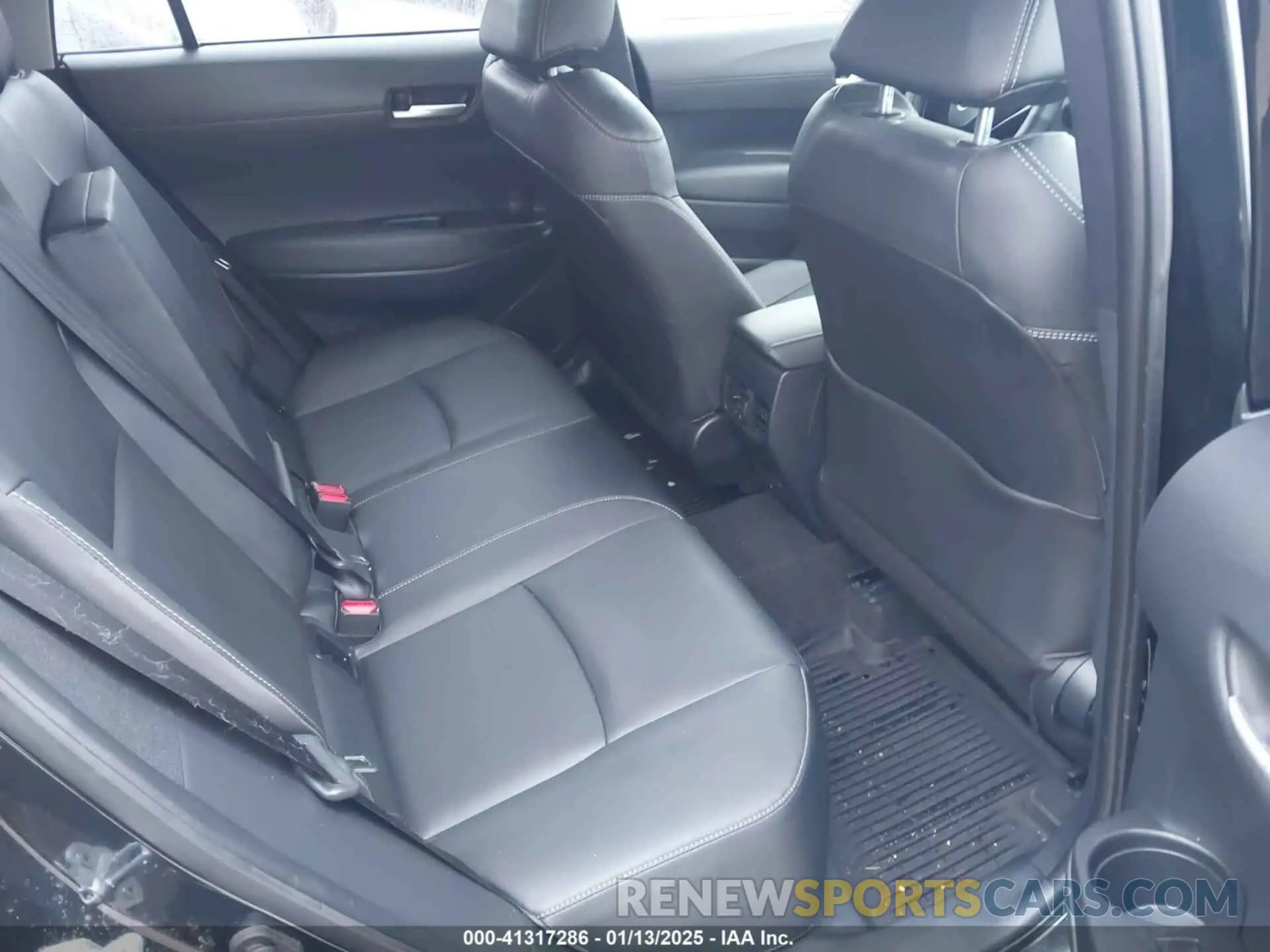 8 fotografías del automóvil dañado 7MUEAABG1NV016544 TOYOTA COROLLA CROSS 2022