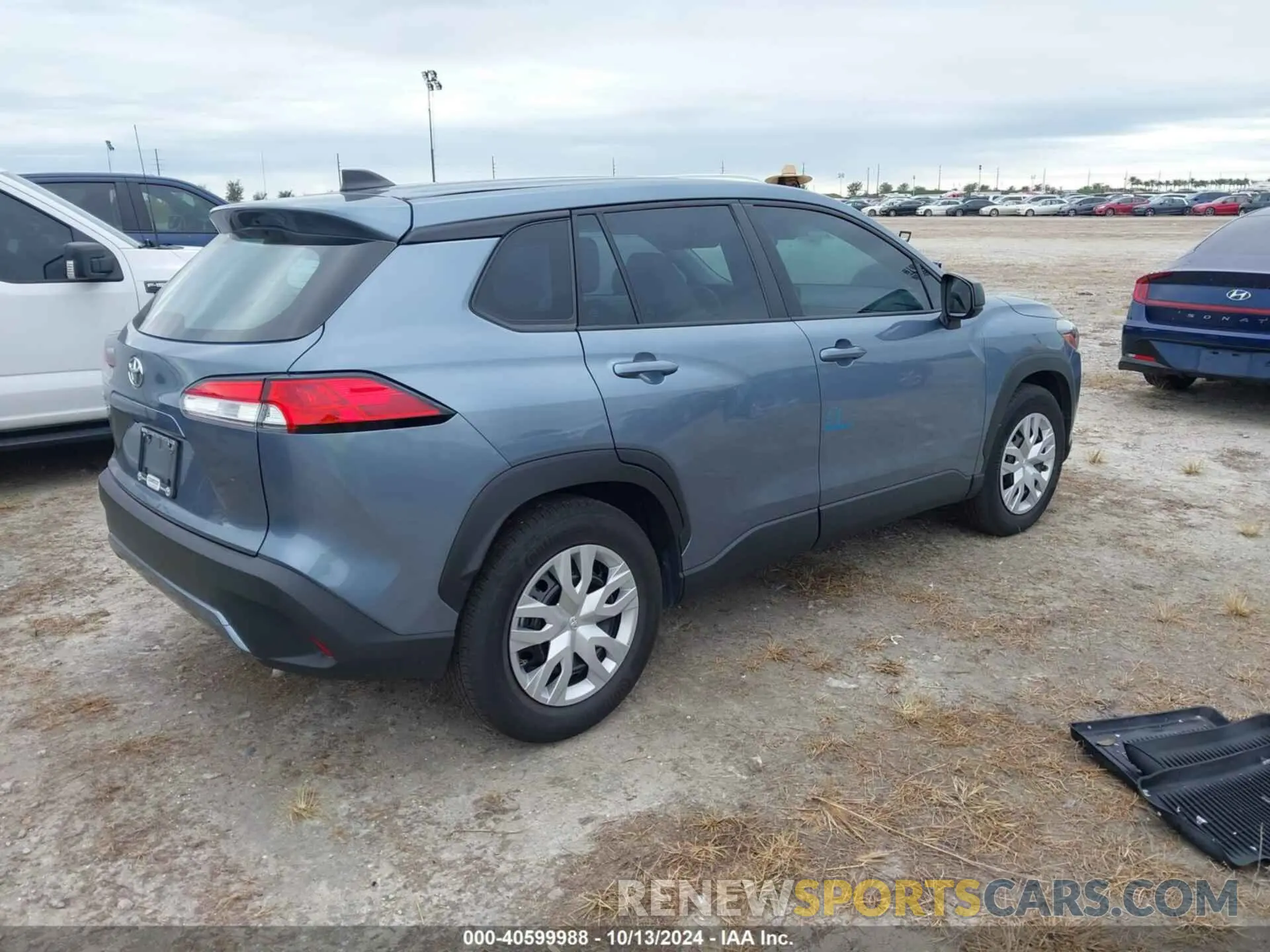 4 fotografías del automóvil dañado 7MUAAAAG0PV054561 TOYOTA COROLLA CROSS 2023