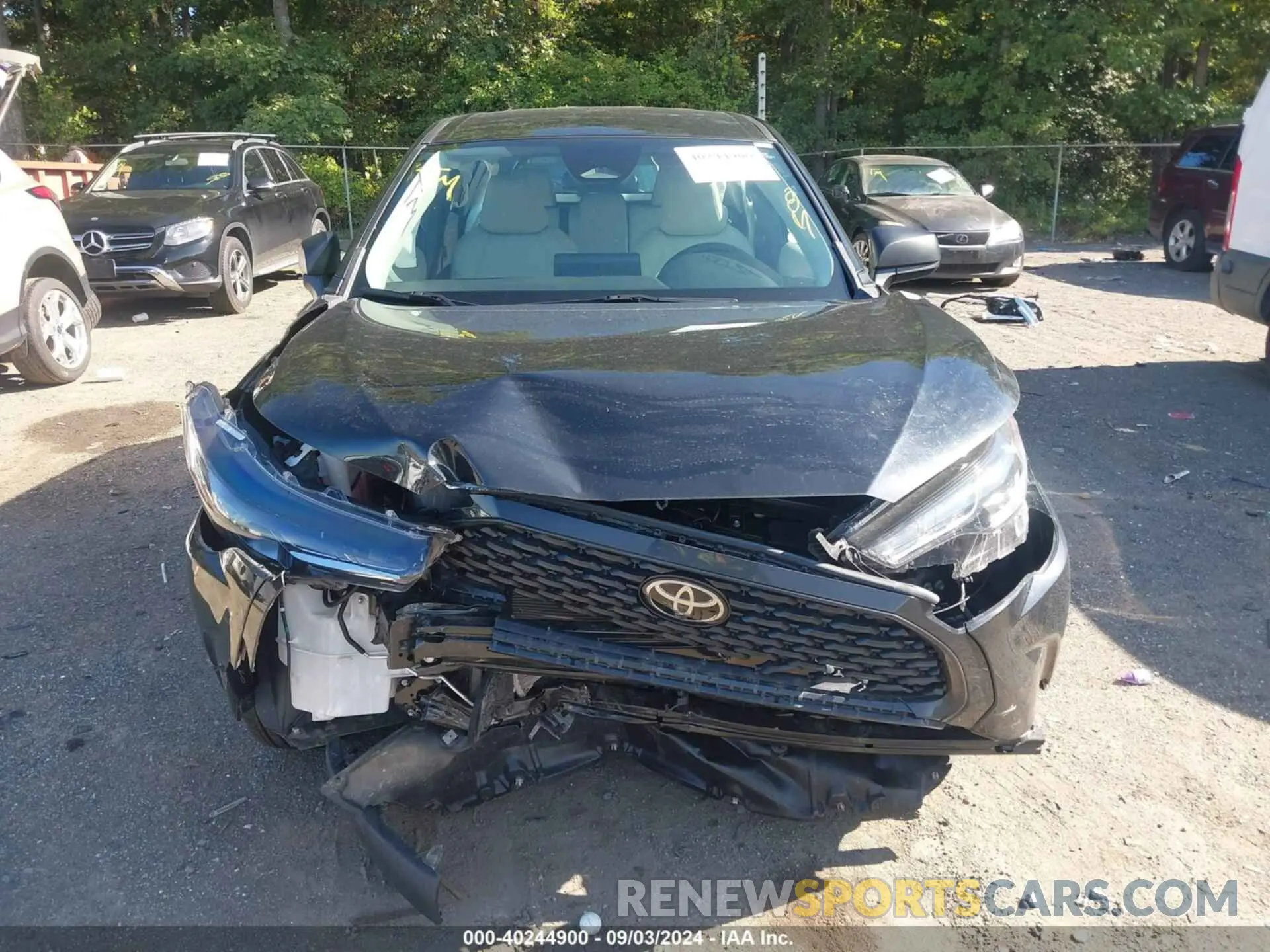12 fotografías del automóvil dañado 7MUAAAAG2PV049488 TOYOTA COROLLA CROSS 2023