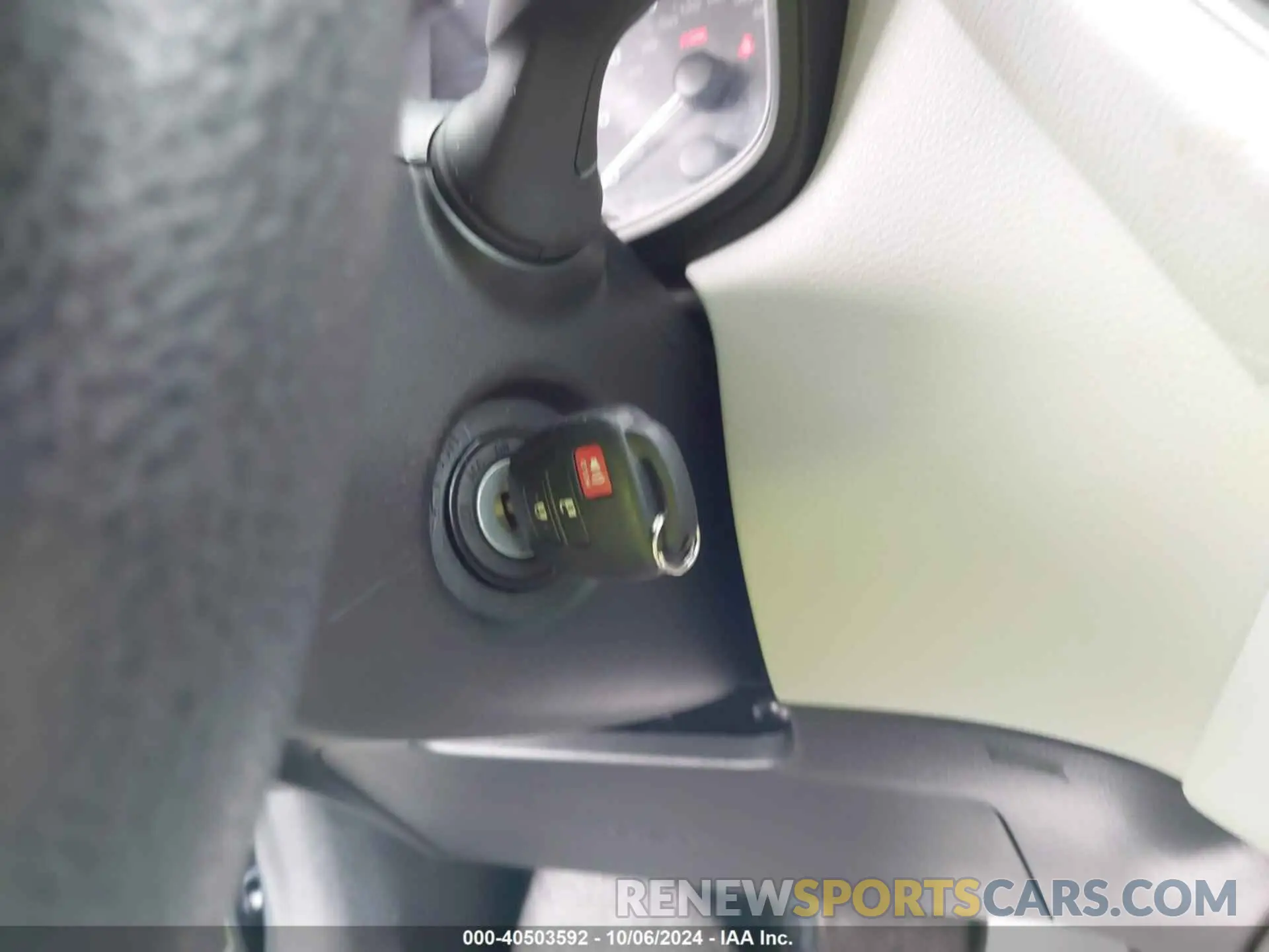 11 fotografías del automóvil dañado 7MUAAAAG2PV059860 TOYOTA COROLLA CROSS 2023