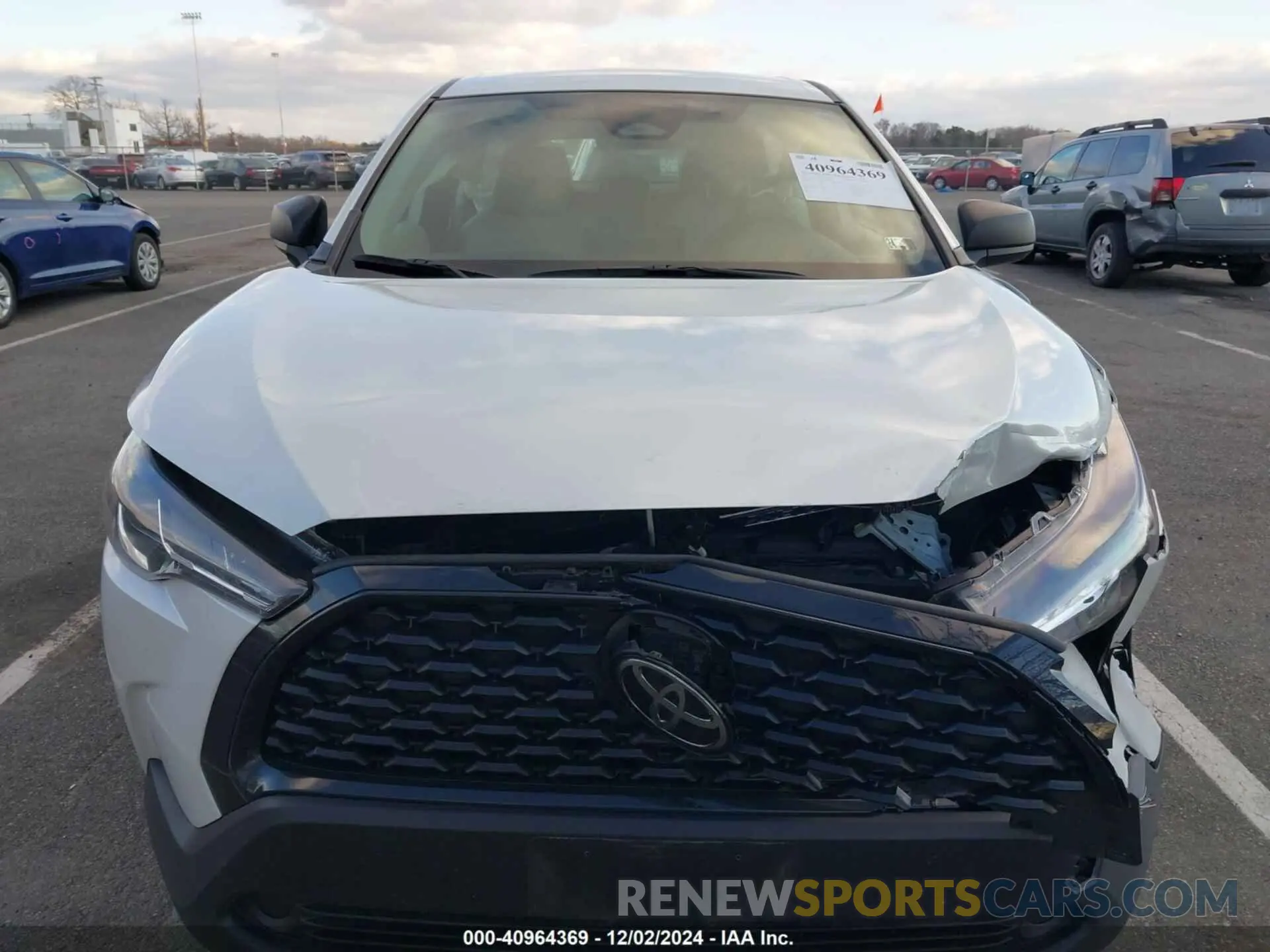 12 fotografías del automóvil dañado 7MUAAABG3PV076309 TOYOTA COROLLA CROSS 2023