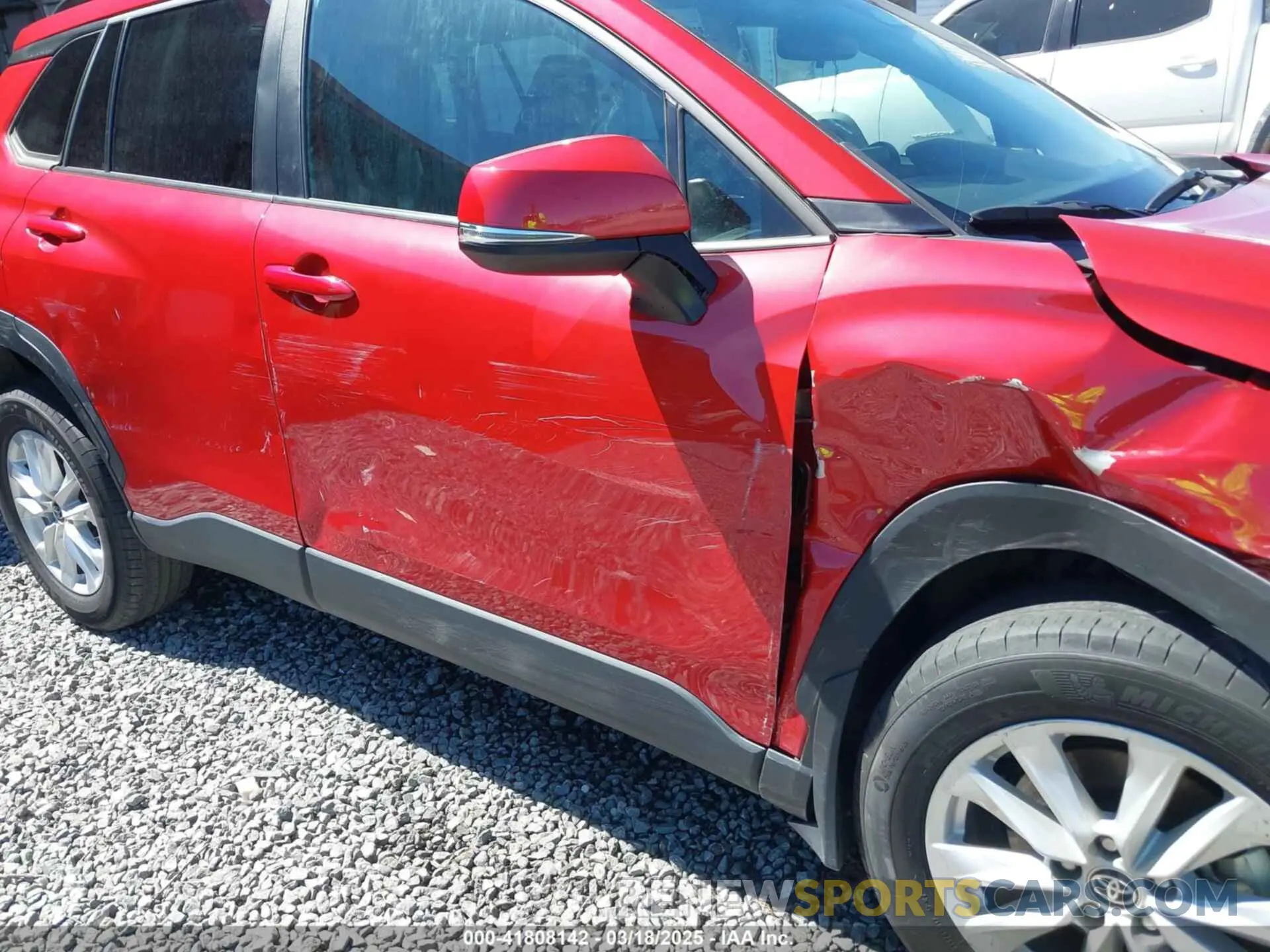 17 fotografías del automóvil dañado 7MUBAAAG4PV069536 TOYOTA COROLLA CROSS 2023
