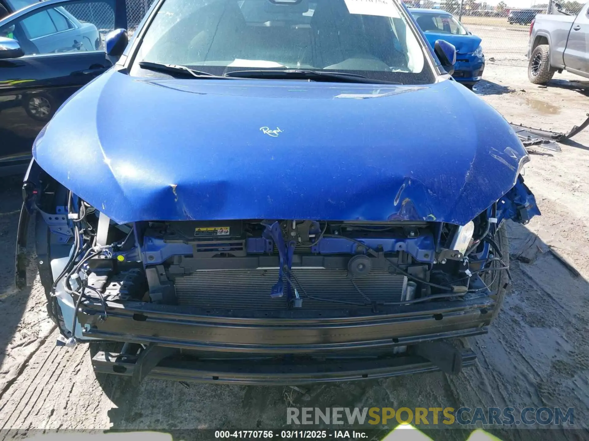 13 fotografías del automóvil dañado 7MUBAAAG5PV068752 TOYOTA COROLLA CROSS 2023