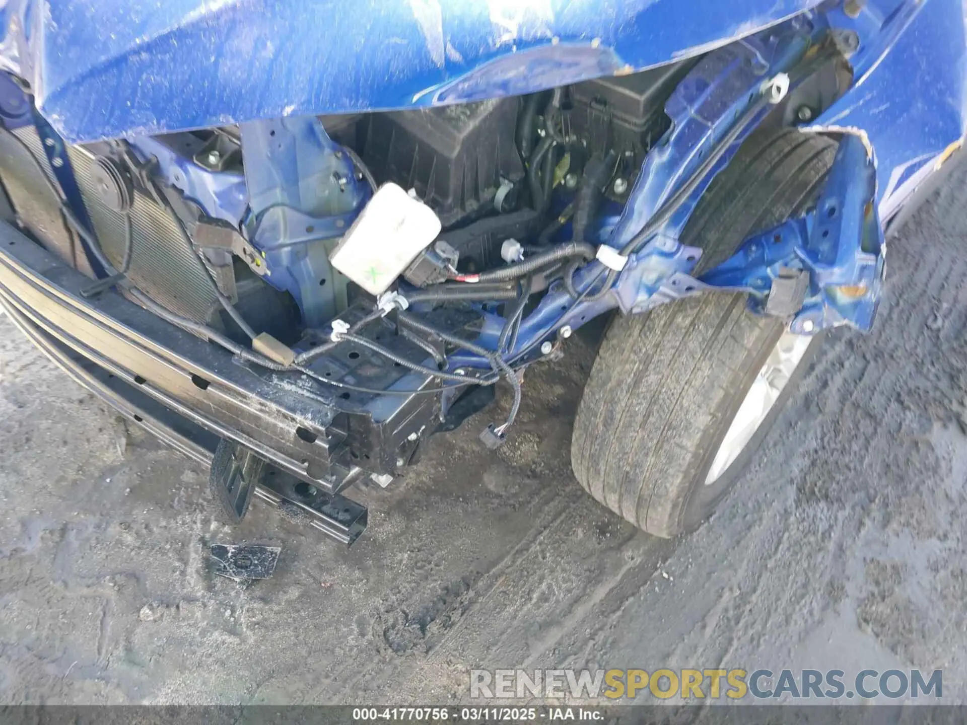 19 fotografías del automóvil dañado 7MUBAAAG5PV068752 TOYOTA COROLLA CROSS 2023