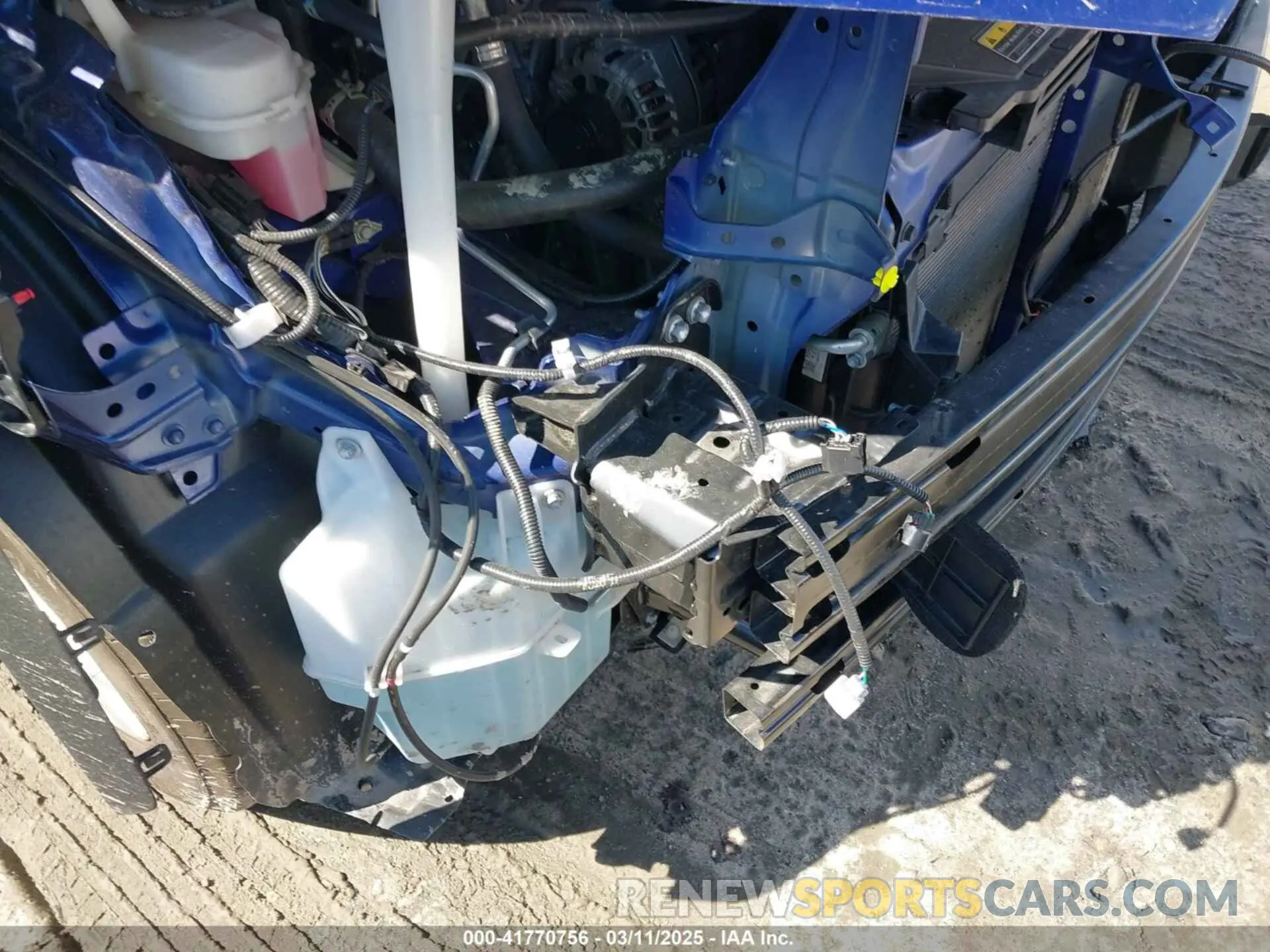 20 fotografías del automóvil dañado 7MUBAAAG5PV068752 TOYOTA COROLLA CROSS 2023