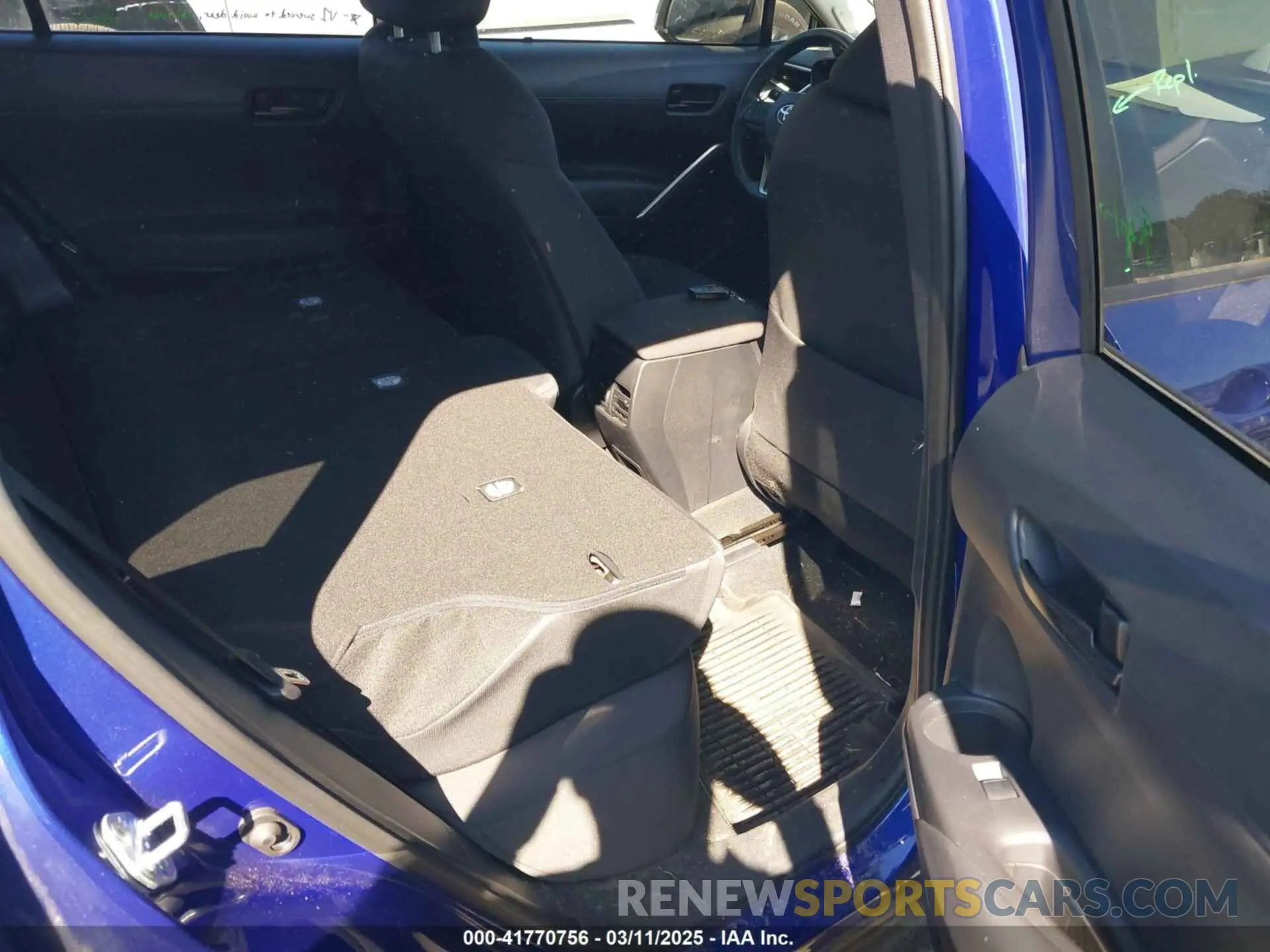 8 fotografías del automóvil dañado 7MUBAAAG5PV068752 TOYOTA COROLLA CROSS 2023