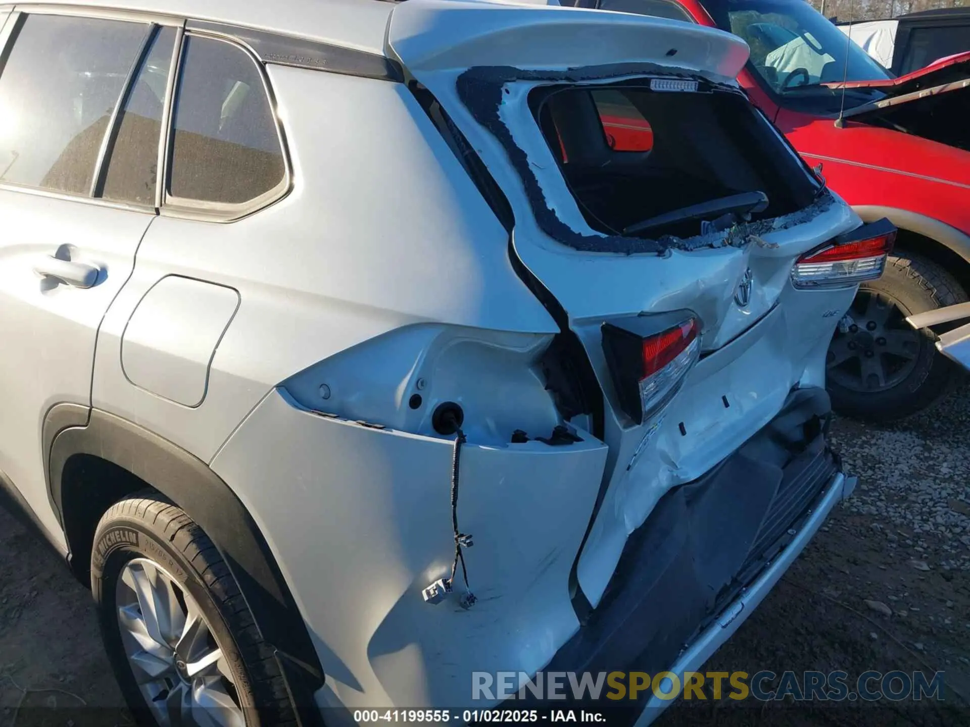 17 fotografías del automóvil dañado 7MUBAAAG7PV070082 TOYOTA COROLLA CROSS 2023