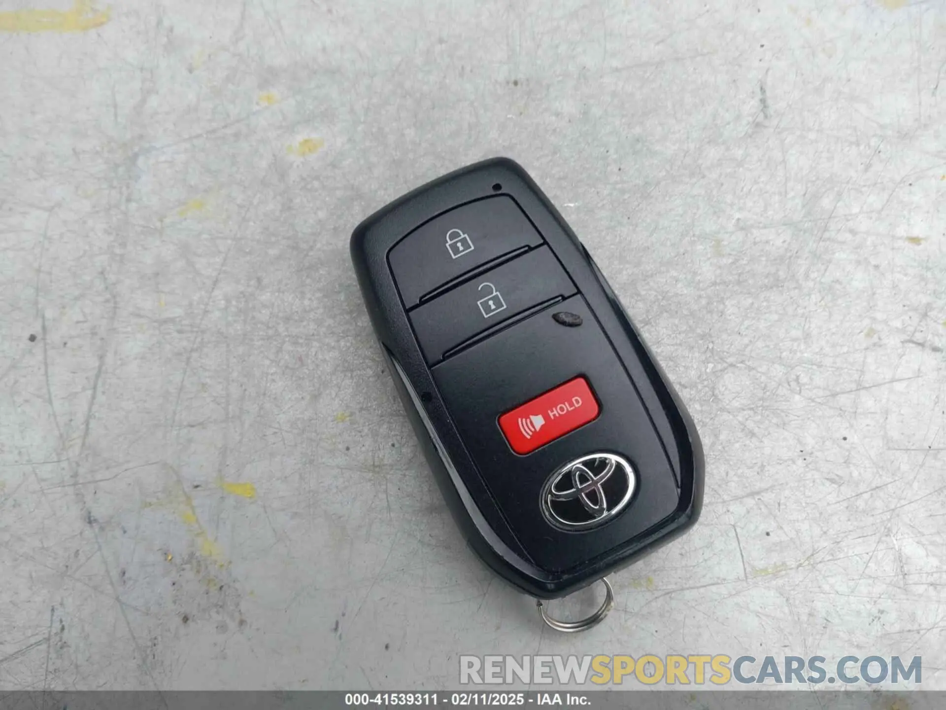 11 fotografías del automóvil dañado 7MUBAABG7PV064085 TOYOTA COROLLA CROSS 2023